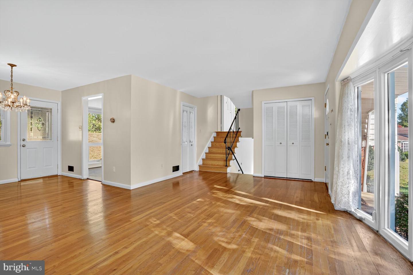 6120 SQUIRE LN, ALEXANDRIA, Virginia 22310, 3 Bedrooms Bedrooms, ,2 BathroomsBathrooms,Residential,For sale,6120 SQUIRE LN,VAFX2270288 MLS # VAFX2270288 6120 SQUIRE LN, ALEXANDRIA, Virginia 22310, 3 Bedrooms Bedrooms, ,2 BathroomsBathrooms,Residential,For sale,6120 SQUIRE LN,VAFX2270288 MLS # VAFX2270288