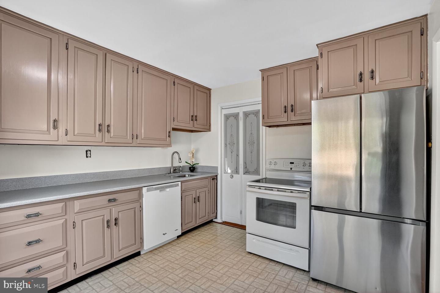 6120 SQUIRE LN, ALEXANDRIA, Virginia 22310, 3 Bedrooms Bedrooms, ,2 BathroomsBathrooms,Residential,For sale,6120 SQUIRE LN,VAFX2270288 MLS # VAFX2270288 6120 SQUIRE LN, ALEXANDRIA, Virginia 22310, 3 Bedrooms Bedrooms, ,2 BathroomsBathrooms,Residential,For sale,6120 SQUIRE LN,VAFX2270288 MLS # VAFX2270288