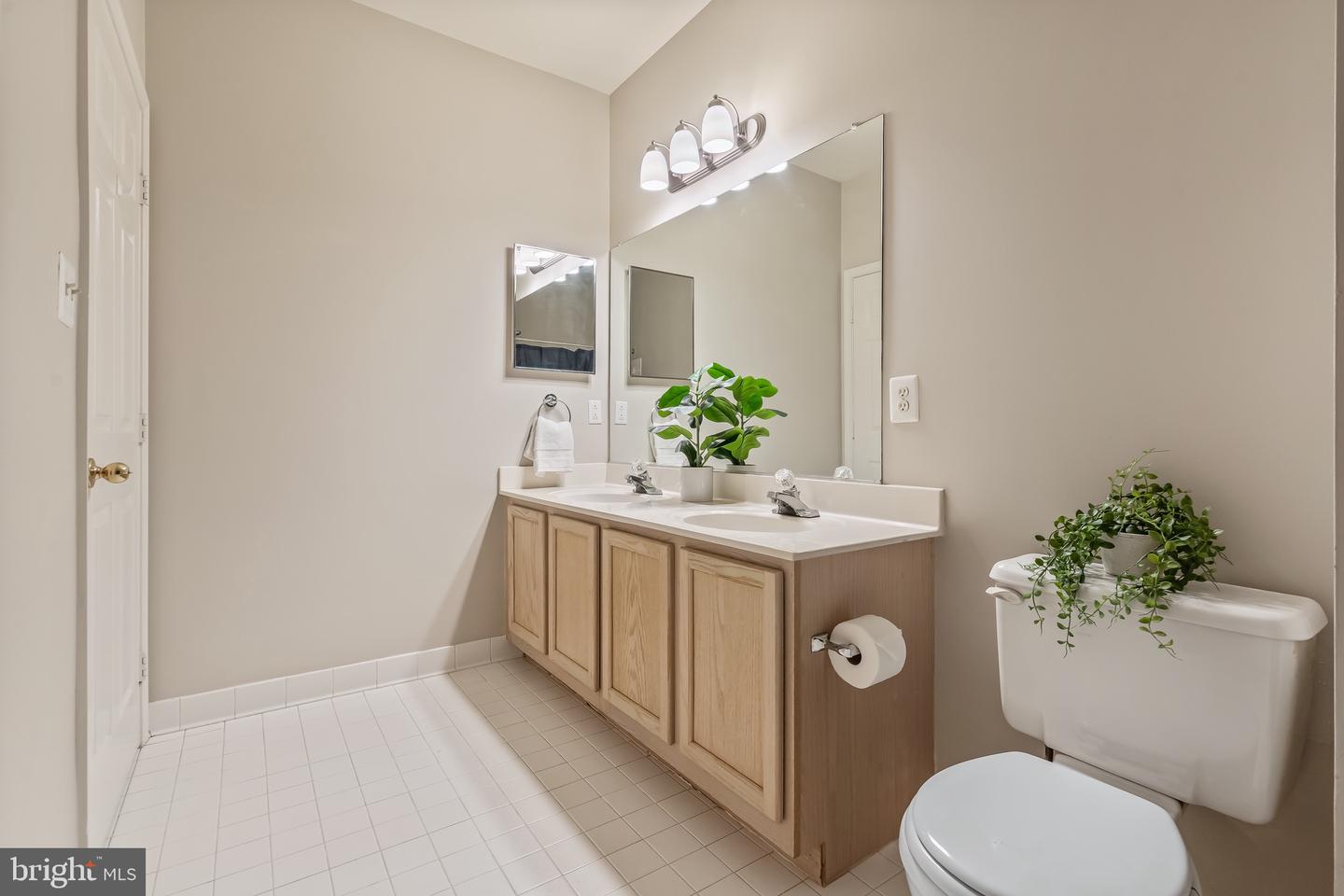 11408 GATE HILL PL #113, RESTON, Virginia 20194, 2 Bedrooms Bedrooms, ,2 BathroomsBathrooms,Residential,For sale,11408 GATE HILL PL #113,VAFX2273150 MLS # VAFX2273150 11408 GATE HILL PL #113, RESTON, Virginia 20194, 2 Bedrooms Bedrooms, ,2 BathroomsBathrooms,Residential,For sale,11408 GATE HILL PL #113,VAFX2273150 MLS # VAFX2273150