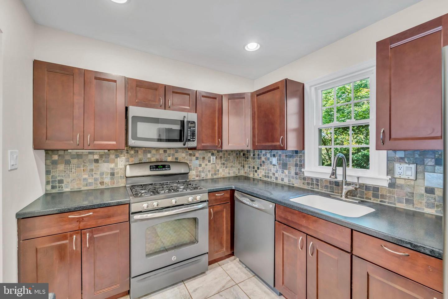 2757 CARTER FARM CT, ALEXANDRIA, Virginia 22306, 3 Bedrooms Bedrooms, 10 Rooms Rooms,3 BathroomsBathrooms,Residential,For sale,2757 CARTER FARM CT,VAFX2273094 MLS # VAFX2273094 2757 CARTER FARM CT, ALEXANDRIA, Virginia 22306, 3 Bedrooms Bedrooms, 10 Rooms Rooms,3 BathroomsBathrooms,Residential,For sale,2757 CARTER FARM CT,VAFX2273094 MLS # VAFX2273094