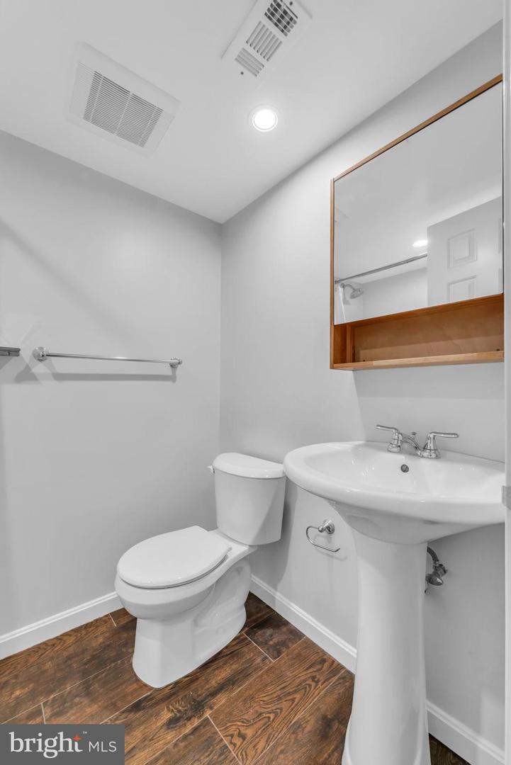2757 CARTER FARM CT, ALEXANDRIA, Virginia 22306, 3 Bedrooms Bedrooms, 10 Rooms Rooms,3 BathroomsBathrooms,Residential,For sale,2757 CARTER FARM CT,VAFX2273094 MLS # VAFX2273094 2757 CARTER FARM CT, ALEXANDRIA, Virginia 22306, 3 Bedrooms Bedrooms, 10 Rooms Rooms,3 BathroomsBathrooms,Residential,For sale,2757 CARTER FARM CT,VAFX2273094 MLS # VAFX2273094