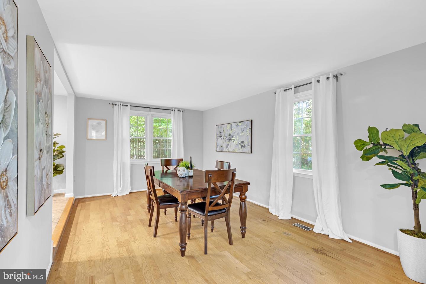 5947 NEW ENGLAND WOODS DR, BURKE, Virginia 22015, 4 Bedrooms Bedrooms, ,2 BathroomsBathrooms,Residential,For sale,5947 NEW ENGLAND WOODS DR,VAFX2273234 MLS # VAFX2273234 5947 NEW ENGLAND WOODS DR, BURKE, Virginia 22015, 4 Bedrooms Bedrooms, ,2 BathroomsBathrooms,Residential,For sale,5947 NEW ENGLAND WOODS DR,VAFX2273234 MLS # VAFX2273234