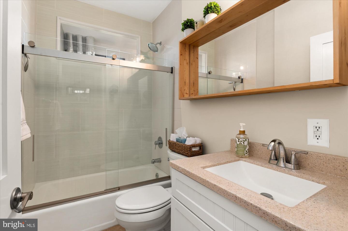 1701 16TH ST NW #802, WASHINGTON, District Of Columbia 20009, 1 Bedroom Bedrooms, ,1 BathroomBathrooms,Residential,For sale,1701 16TH ST NW #802,DCDC2225598 MLS # DCDC2225598 1701 16TH ST NW #802, WASHINGTON, District Of Columbia 20009, 1 Bedroom Bedrooms, ,1 BathroomBathrooms,Residential,For sale,1701 16TH ST NW #802,DCDC2225598 MLS # DCDC2225598