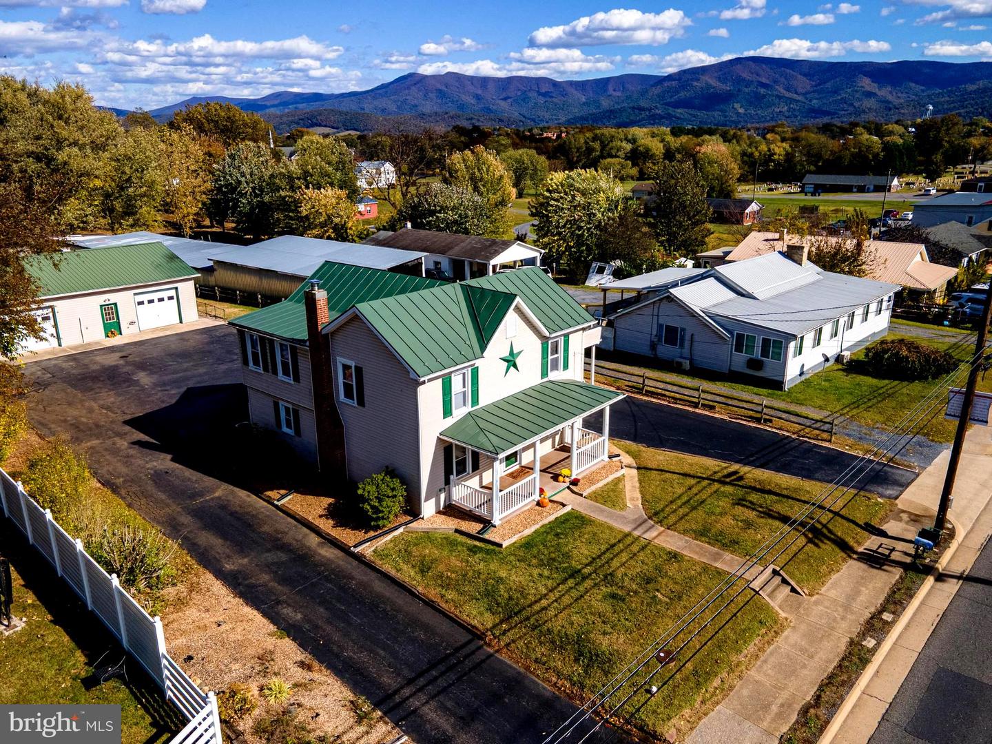 900 W MAIN ST, STANLEY, Virginia 22851, 2 Bedrooms Bedrooms, ,2 BathroomsBathrooms,Residential,For sale,900 W MAIN ST,VAPA2005460 MLS # VAPA2005460 900 W MAIN ST, STANLEY, Virginia 22851, 2 Bedrooms Bedrooms, ,2 BathroomsBathrooms,Residential,For sale,900 W MAIN ST,VAPA2005460 MLS # VAPA2005460