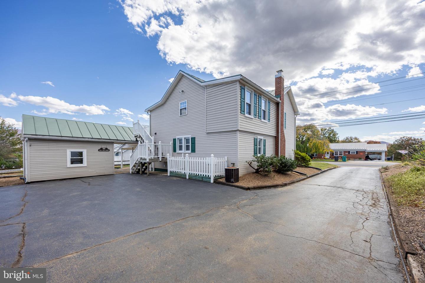 900 W MAIN ST, STANLEY, Virginia 22851, 2 Bedrooms Bedrooms, ,2 BathroomsBathrooms,Residential,For sale,900 W MAIN ST,VAPA2005460 MLS # VAPA2005460 900 W MAIN ST, STANLEY, Virginia 22851, 2 Bedrooms Bedrooms, ,2 BathroomsBathrooms,Residential,For sale,900 W MAIN ST,VAPA2005460 MLS # VAPA2005460
