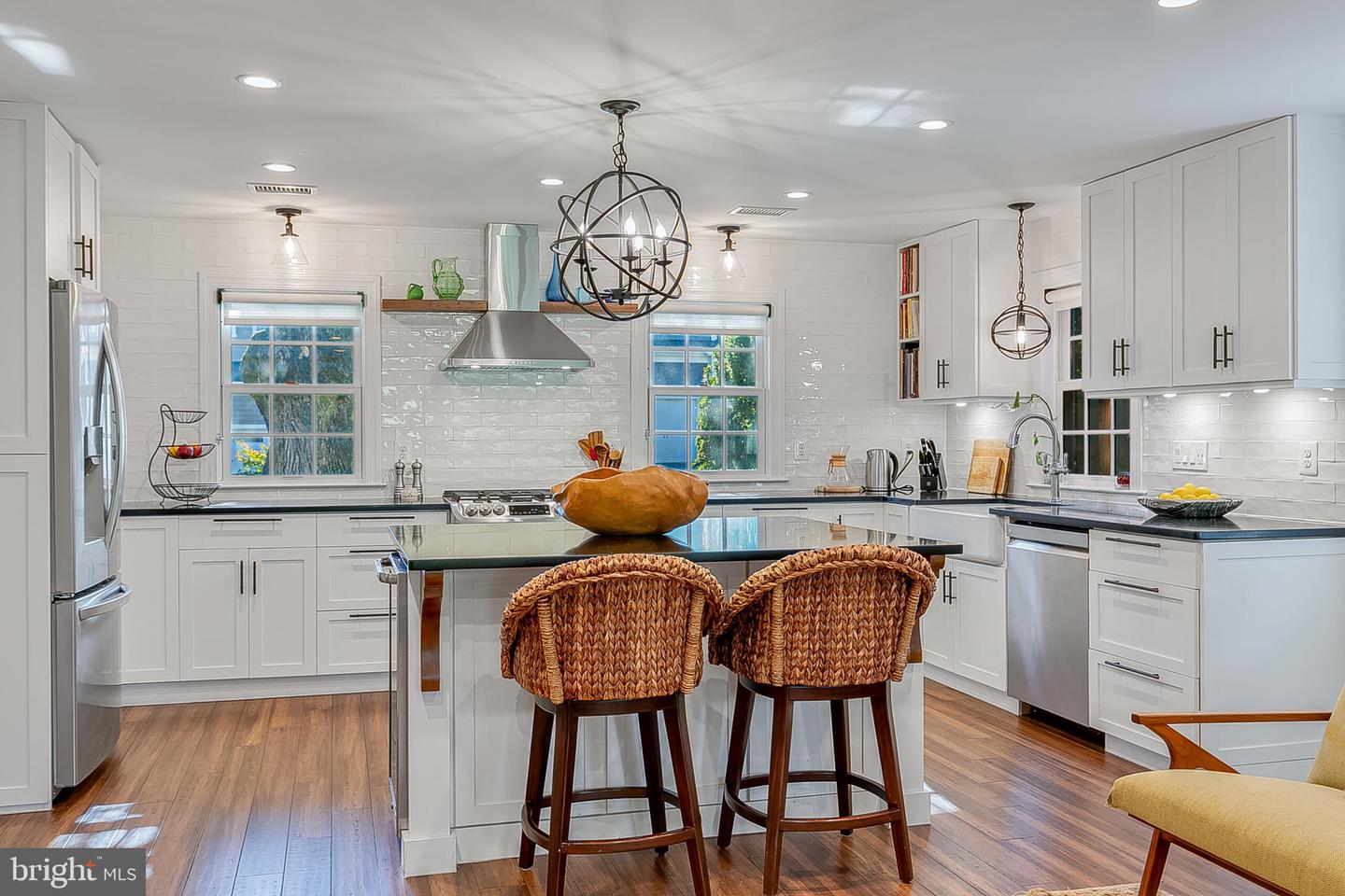111 AYR HILL AVE NW, VIENNA, Virginia 22180, 5 Bedrooms Bedrooms, ,4 BathroomsBathrooms,Residential,For sale,111 AYR HILL AVE NW,VAFX2273080 MLS # VAFX2273080 111 AYR HILL AVE NW, VIENNA, Virginia 22180, 5 Bedrooms Bedrooms, ,4 BathroomsBathrooms,Residential,For sale,111 AYR HILL AVE NW,VAFX2273080 MLS # VAFX2273080