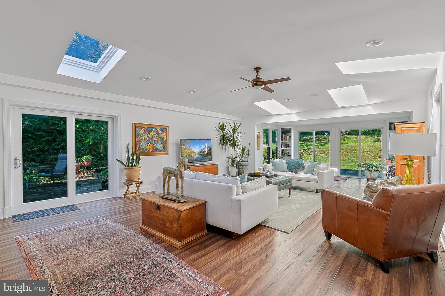 111 AYR HILL AVE NW, VIENNA, Virginia 22180, 5 Bedrooms Bedrooms, ,4 BathroomsBathrooms,Residential,For sale,111 AYR HILL AVE NW,VAFX2273080 MLS # VAFX2273080 111 AYR HILL AVE NW, VIENNA, Virginia 22180, 5 Bedrooms Bedrooms, ,4 BathroomsBathrooms,Residential,For sale,111 AYR HILL AVE NW,VAFX2273080 MLS # VAFX2273080