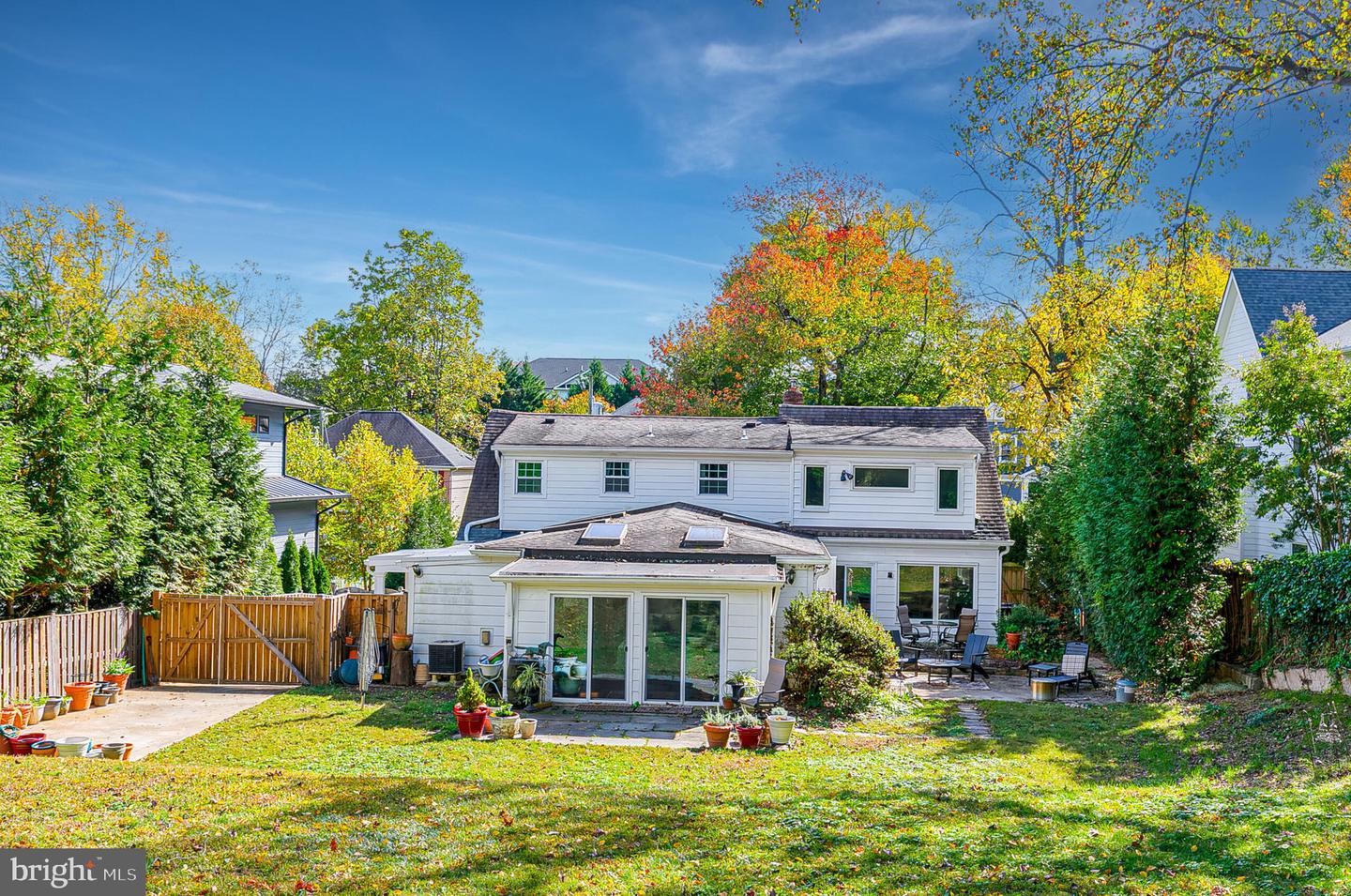 111 AYR HILL AVE NW, VIENNA, Virginia 22180, 5 Bedrooms Bedrooms, ,4 BathroomsBathrooms,Residential,For sale,111 AYR HILL AVE NW,VAFX2273080 MLS # VAFX2273080 111 AYR HILL AVE NW, VIENNA, Virginia 22180, 5 Bedrooms Bedrooms, ,4 BathroomsBathrooms,Residential,For sale,111 AYR HILL AVE NW,VAFX2273080 MLS # VAFX2273080