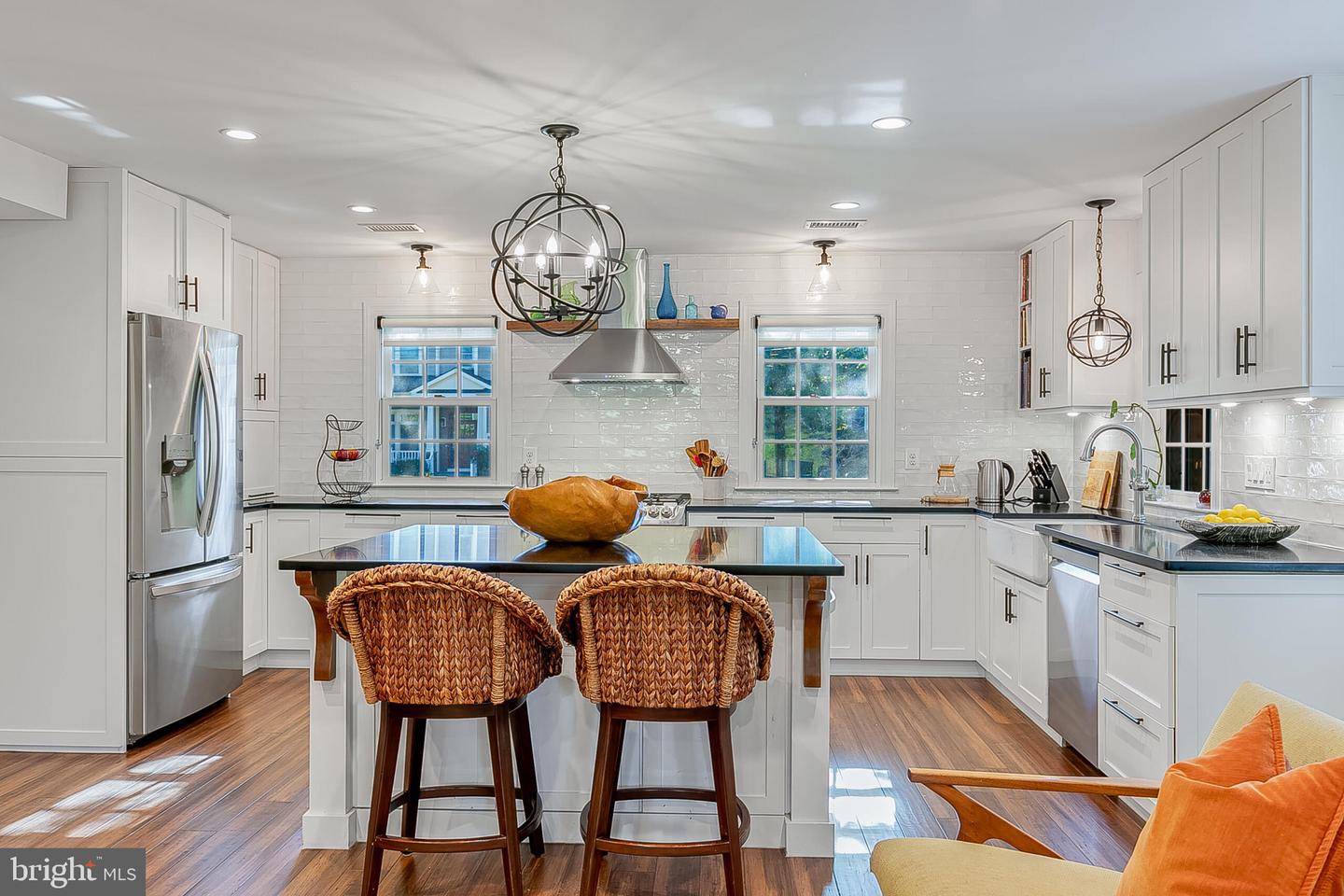 111 AYR HILL AVE NW, VIENNA, Virginia 22180, 5 Bedrooms Bedrooms, ,4 BathroomsBathrooms,Residential,For sale,111 AYR HILL AVE NW,VAFX2273080 MLS # VAFX2273080 111 AYR HILL AVE NW, VIENNA, Virginia 22180, 5 Bedrooms Bedrooms, ,4 BathroomsBathrooms,Residential,For sale,111 AYR HILL AVE NW,VAFX2273080 MLS # VAFX2273080