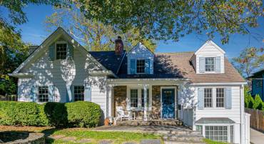 111 AYR HILL AVE NW, VIENNA, Virginia 22180, 5 Bedrooms Bedrooms, ,4 BathroomsBathrooms,Residential,For sale,111 AYR HILL AVE NW,VAFX2273080 MLS # VAFX2273080
