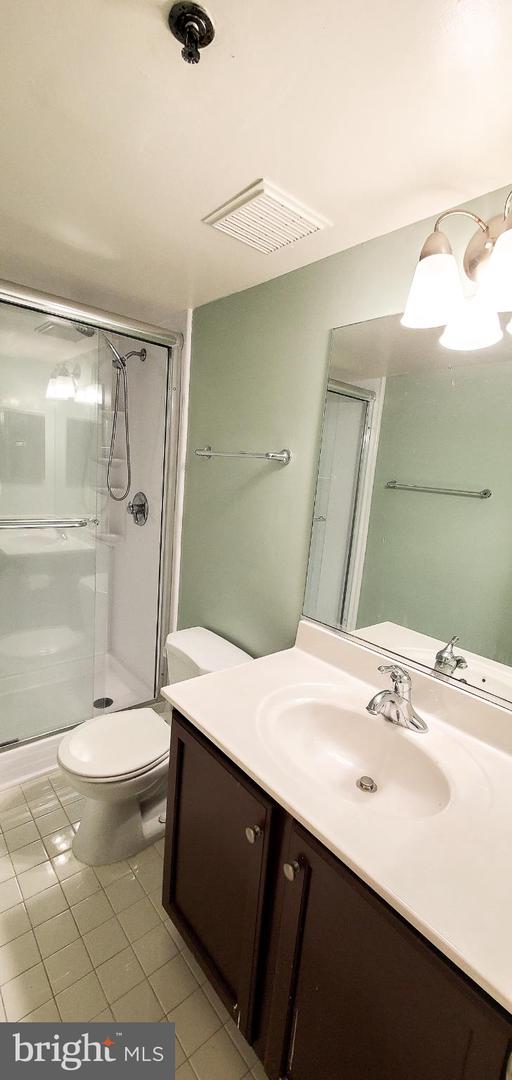 1001 N VERMONT ST #811, ARLINGTON, Virginia 22201, 1 Bedroom Bedrooms, 7 Rooms Rooms,1 BathroomBathrooms,Residential,For sale,1001 N VERMONT ST #811,VAAR2064640 MLS # VAAR2064640 1001 N VERMONT ST #811, ARLINGTON, Virginia 22201, 1 Bedroom Bedrooms, 7 Rooms Rooms,1 BathroomBathrooms,Residential,For sale,1001 N VERMONT ST #811,VAAR2064640 MLS # VAAR2064640