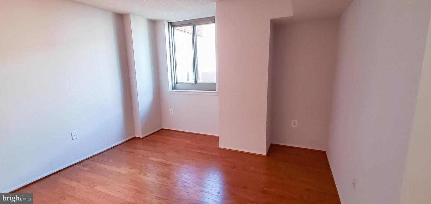 1001 N VERMONT ST #811, ARLINGTON, Virginia 22201, 1 Bedroom Bedrooms, 7 Rooms Rooms,1 BathroomBathrooms,Residential,For sale,1001 N VERMONT ST #811,VAAR2064640 MLS # VAAR2064640 1001 N VERMONT ST #811, ARLINGTON, Virginia 22201, 1 Bedroom Bedrooms, 7 Rooms Rooms,1 BathroomBathrooms,Residential,For sale,1001 N VERMONT ST #811,VAAR2064640 MLS # VAAR2064640