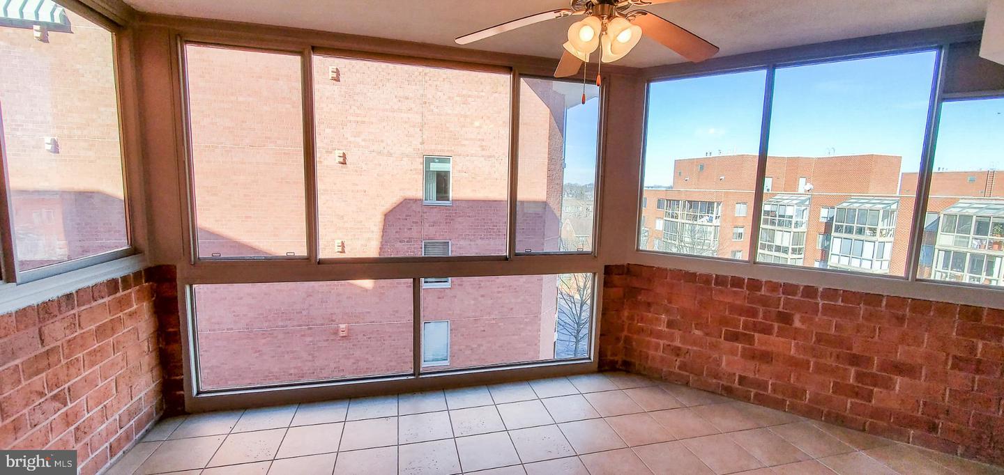 1001 N VERMONT ST #811, ARLINGTON, Virginia 22201, 1 Bedroom Bedrooms, 7 Rooms Rooms,1 BathroomBathrooms,Residential,For sale,1001 N VERMONT ST #811,VAAR2064640 MLS # VAAR2064640 1001 N VERMONT ST #811, ARLINGTON, Virginia 22201, 1 Bedroom Bedrooms, 7 Rooms Rooms,1 BathroomBathrooms,Residential,For sale,1001 N VERMONT ST #811,VAAR2064640 MLS # VAAR2064640