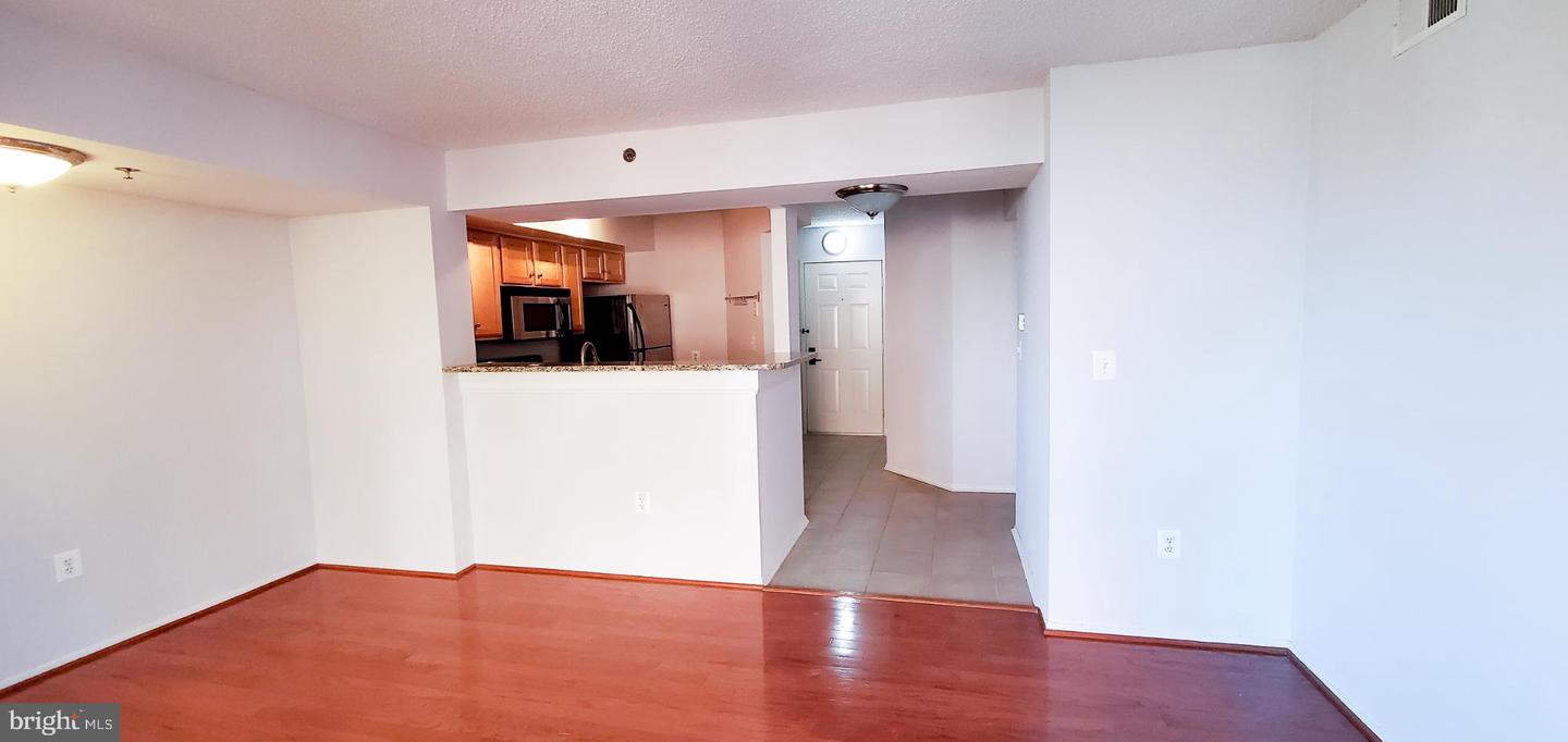 1001 N VERMONT ST #811, ARLINGTON, Virginia 22201, 1 Bedroom Bedrooms, 7 Rooms Rooms,1 BathroomBathrooms,Residential,For sale,1001 N VERMONT ST #811,VAAR2064640 MLS # VAAR2064640 1001 N VERMONT ST #811, ARLINGTON, Virginia 22201, 1 Bedroom Bedrooms, 7 Rooms Rooms,1 BathroomBathrooms,Residential,For sale,1001 N VERMONT ST #811,VAAR2064640 MLS # VAAR2064640