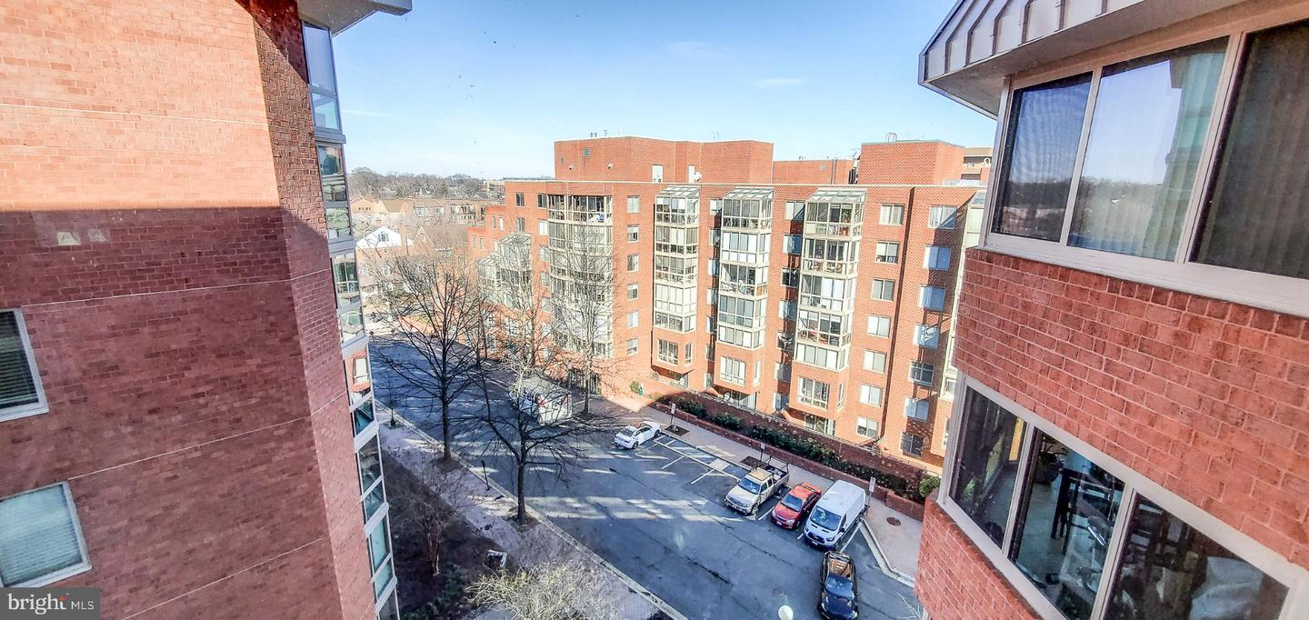 1001 N VERMONT ST #811, ARLINGTON, Virginia 22201, 1 Bedroom Bedrooms, 7 Rooms Rooms,1 BathroomBathrooms,Residential,For sale,1001 N VERMONT ST #811,VAAR2064640 MLS # VAAR2064640 1001 N VERMONT ST #811, ARLINGTON, Virginia 22201, 1 Bedroom Bedrooms, 7 Rooms Rooms,1 BathroomBathrooms,Residential,For sale,1001 N VERMONT ST #811,VAAR2064640 MLS # VAAR2064640