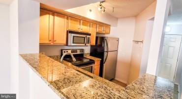 1001 N VERMONT ST #811, ARLINGTON, Virginia 22201, 1 Bedroom Bedrooms, 7 Rooms Rooms,1 BathroomBathrooms,Residential,For sale,1001 N VERMONT ST #811,VAAR2064640 MLS # VAAR2064640