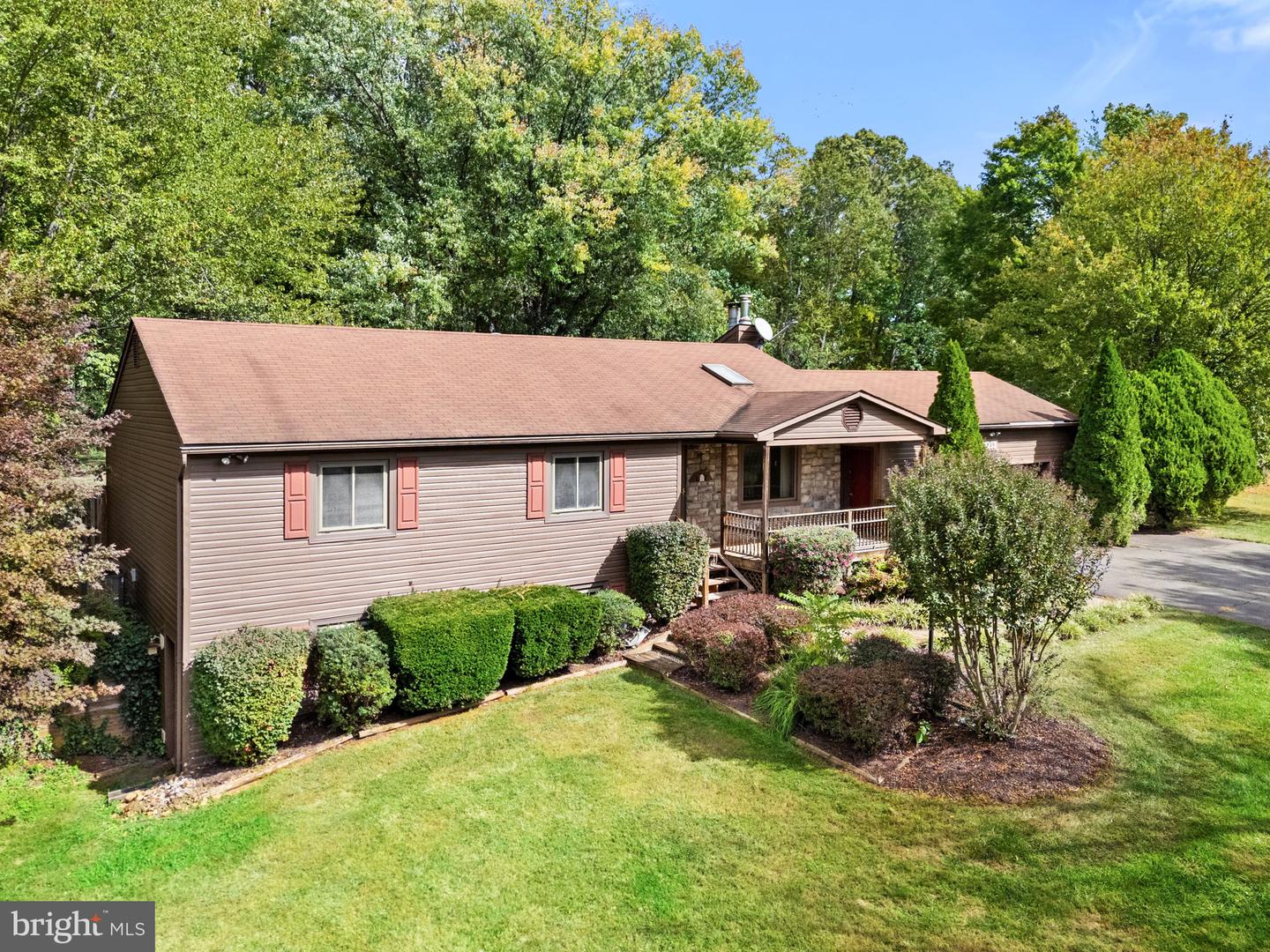 7213 N STARCREST DR, WARRENTON, Virginia 20187, 3 Bedrooms Bedrooms, ,3 BathroomsBathrooms,Residential,For sale,7213 N STARCREST DR,VAFQ2019320 MLS # VAFQ2019320 7213 N STARCREST DR, WARRENTON, Virginia 20187, 3 Bedrooms Bedrooms, ,3 BathroomsBathrooms,Residential,For sale,7213 N STARCREST DR,VAFQ2019320 MLS # VAFQ2019320
