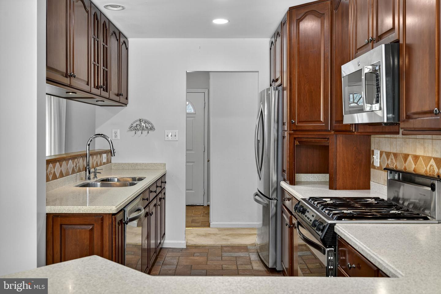7213 N STARCREST DR, WARRENTON, Virginia 20187, 3 Bedrooms Bedrooms, ,3 BathroomsBathrooms,Residential,For sale,7213 N STARCREST DR,VAFQ2019320 MLS # VAFQ2019320 7213 N STARCREST DR, WARRENTON, Virginia 20187, 3 Bedrooms Bedrooms, ,3 BathroomsBathrooms,Residential,For sale,7213 N STARCREST DR,VAFQ2019320 MLS # VAFQ2019320