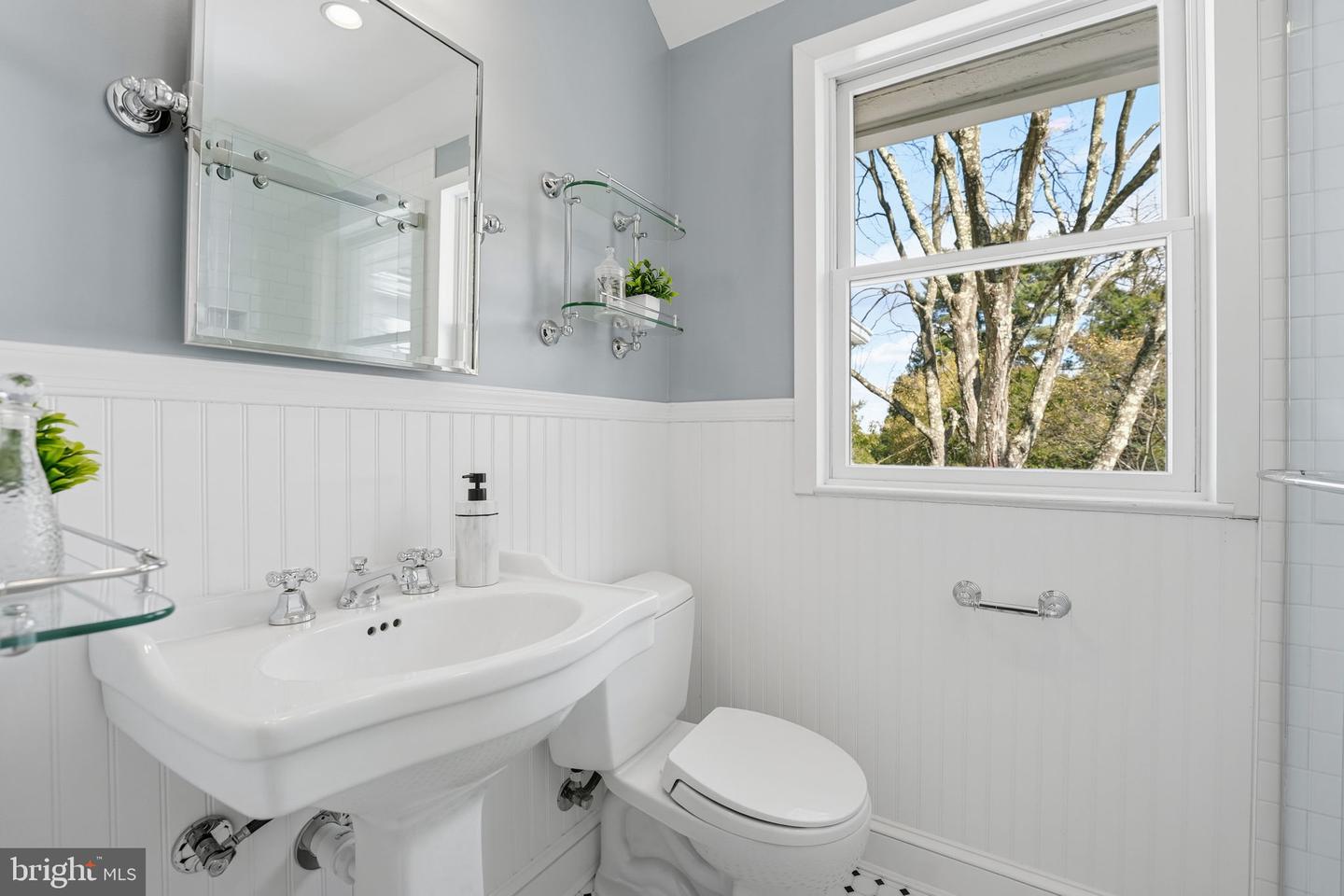 3225 N GLEBE RD, ARLINGTON, Virginia 22207, 5 Bedrooms Bedrooms, ,4 BathroomsBathrooms,Residential,For sale,3225 N GLEBE RD,VAAR2064802 MLS # VAAR2064802 3225 N GLEBE RD, ARLINGTON, Virginia 22207, 5 Bedrooms Bedrooms, ,4 BathroomsBathrooms,Residential,For sale,3225 N GLEBE RD,VAAR2064802 MLS # VAAR2064802