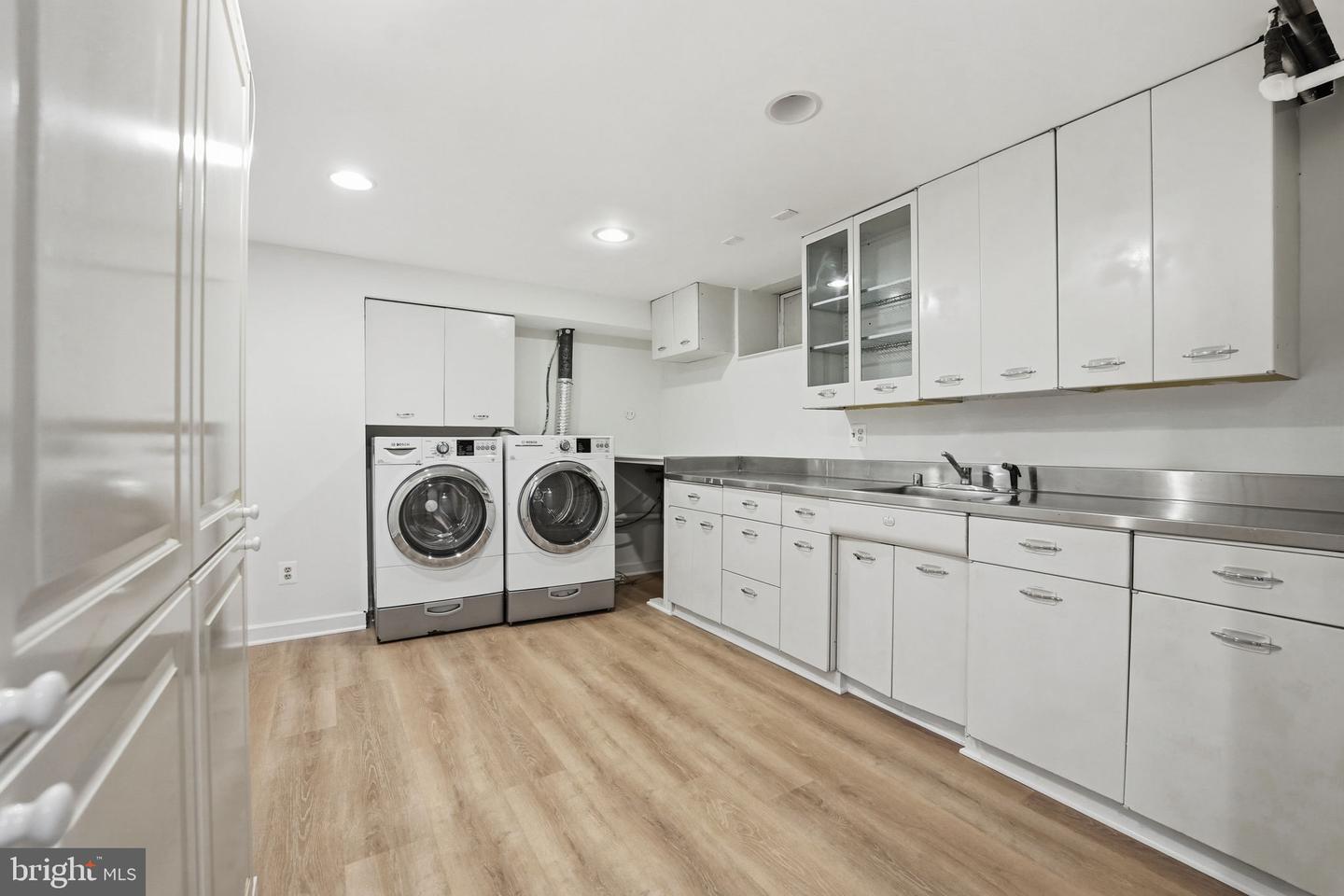 3225 N GLEBE RD, ARLINGTON, Virginia 22207, 5 Bedrooms Bedrooms, ,4 BathroomsBathrooms,Residential,For sale,3225 N GLEBE RD,VAAR2064802 MLS # VAAR2064802 3225 N GLEBE RD, ARLINGTON, Virginia 22207, 5 Bedrooms Bedrooms, ,4 BathroomsBathrooms,Residential,For sale,3225 N GLEBE RD,VAAR2064802 MLS # VAAR2064802