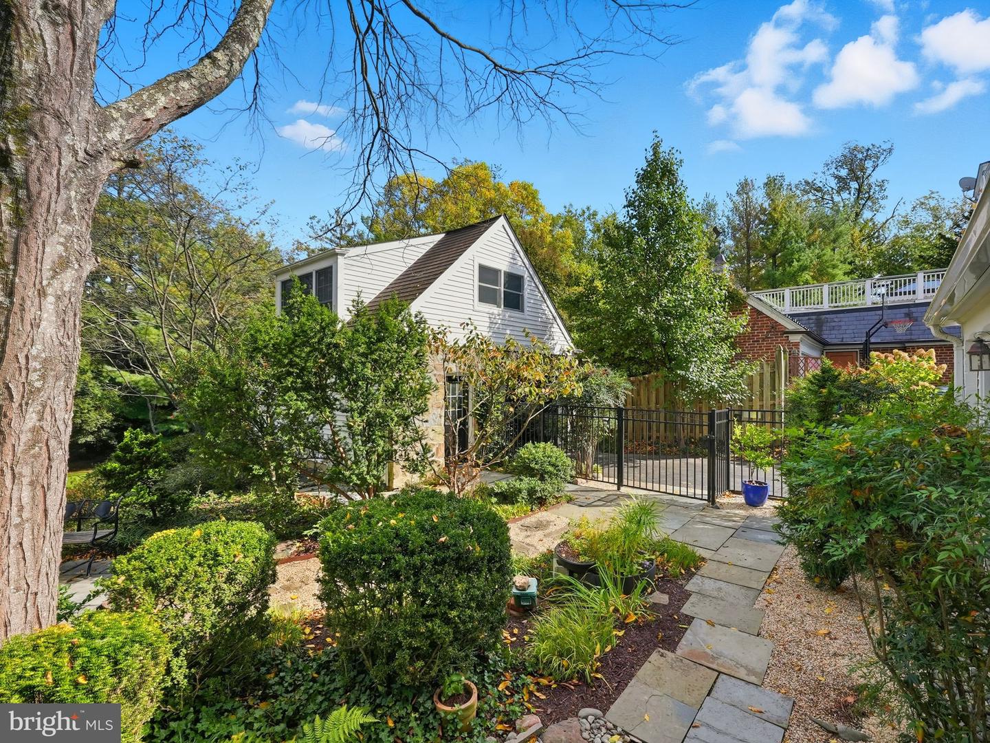 3225 N GLEBE RD, ARLINGTON, Virginia 22207, 5 Bedrooms Bedrooms, ,4 BathroomsBathrooms,Residential,For sale,3225 N GLEBE RD,VAAR2064802 MLS # VAAR2064802 3225 N GLEBE RD, ARLINGTON, Virginia 22207, 5 Bedrooms Bedrooms, ,4 BathroomsBathrooms,Residential,For sale,3225 N GLEBE RD,VAAR2064802 MLS # VAAR2064802