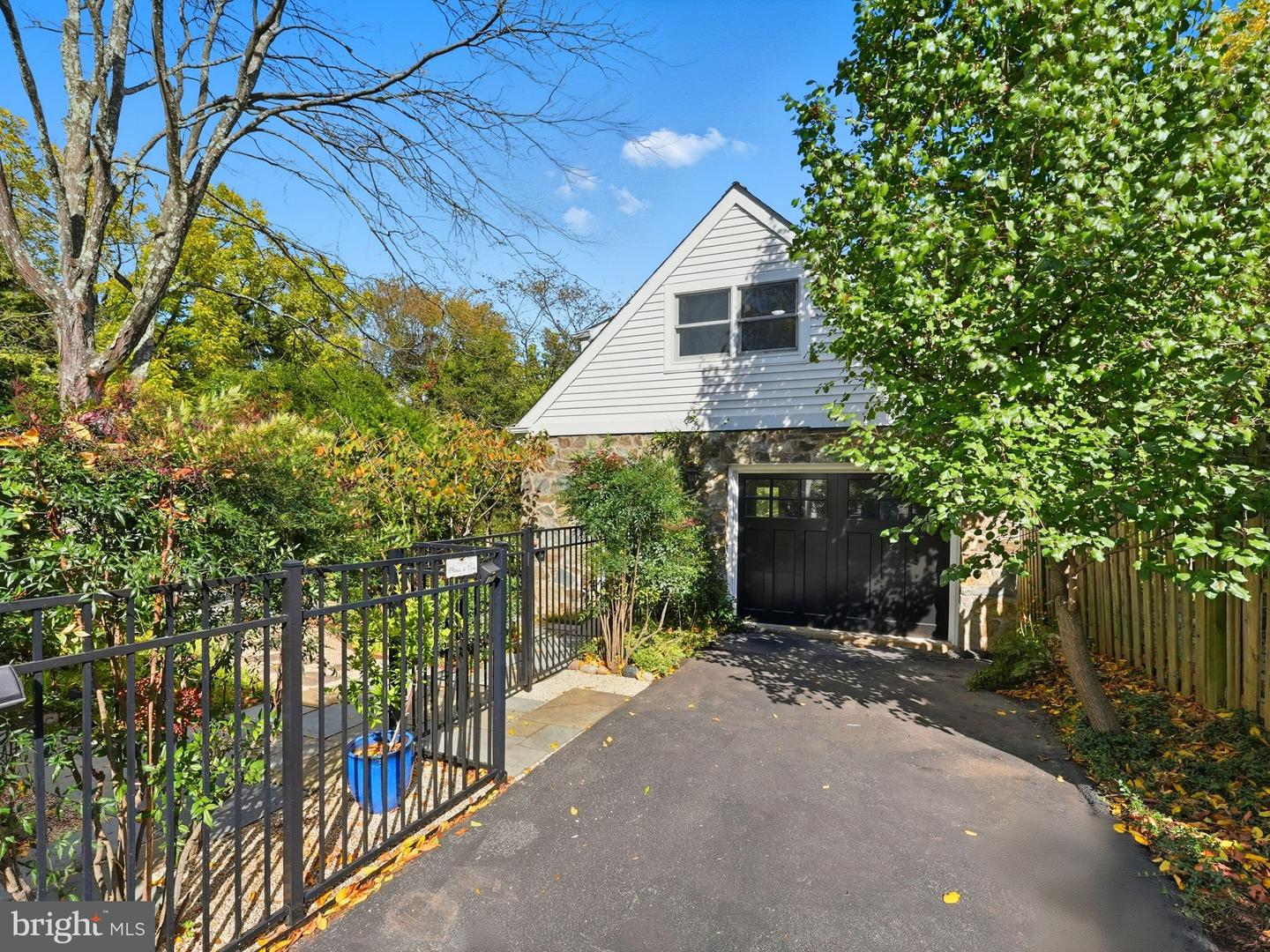 3225 N GLEBE RD, ARLINGTON, Virginia 22207, 5 Bedrooms Bedrooms, ,4 BathroomsBathrooms,Residential,For sale,3225 N GLEBE RD,VAAR2064802 MLS # VAAR2064802 3225 N GLEBE RD, ARLINGTON, Virginia 22207, 5 Bedrooms Bedrooms, ,4 BathroomsBathrooms,Residential,For sale,3225 N GLEBE RD,VAAR2064802 MLS # VAAR2064802