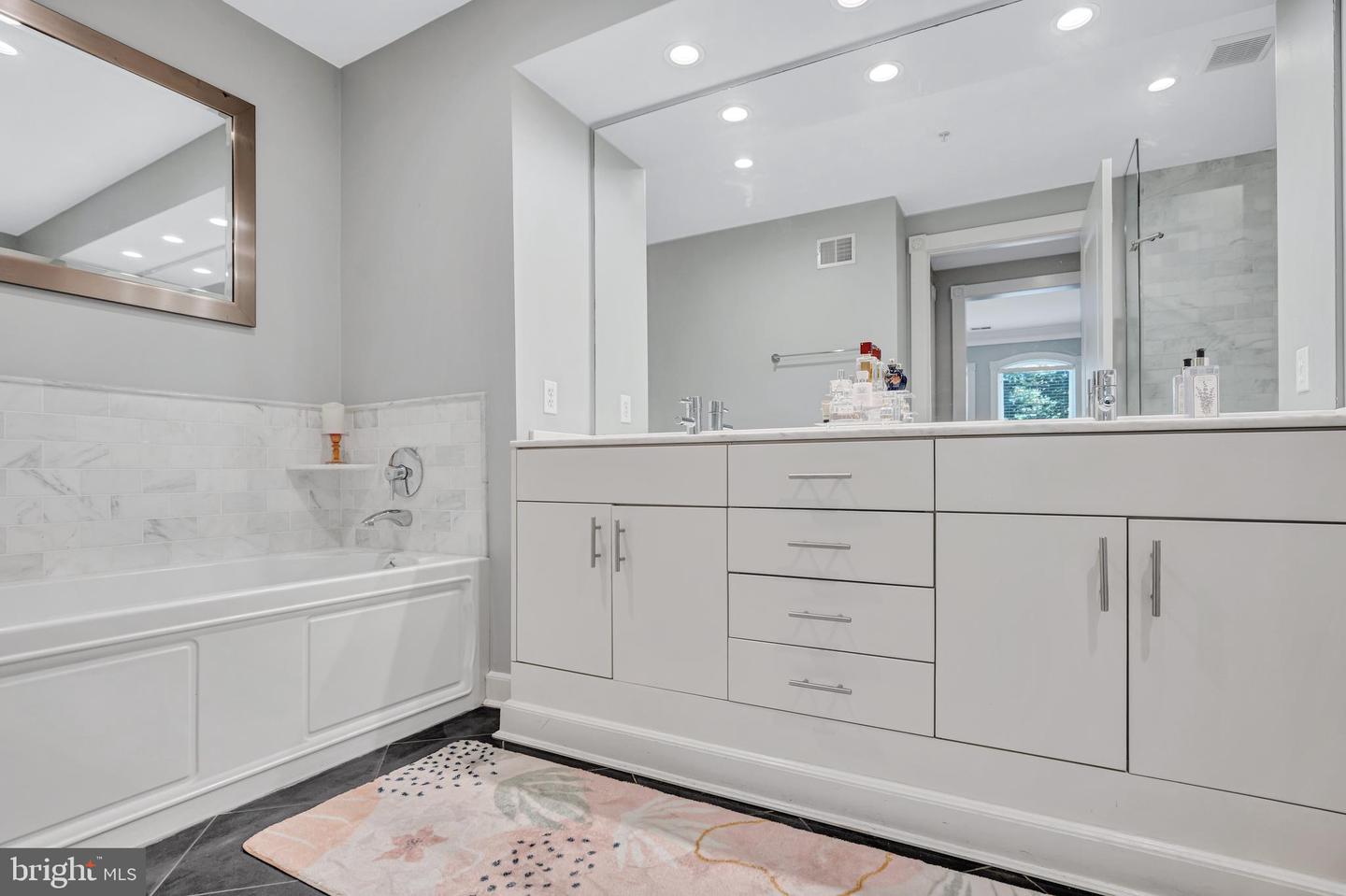 910 POWHATAN ST #104N, ALEXANDRIA, Virginia 22314, 2 Bedrooms Bedrooms, ,2 BathroomsBathrooms,Residential,For sale,910 POWHATAN ST #104N,VAAX2050752 MLS # VAAX2050752