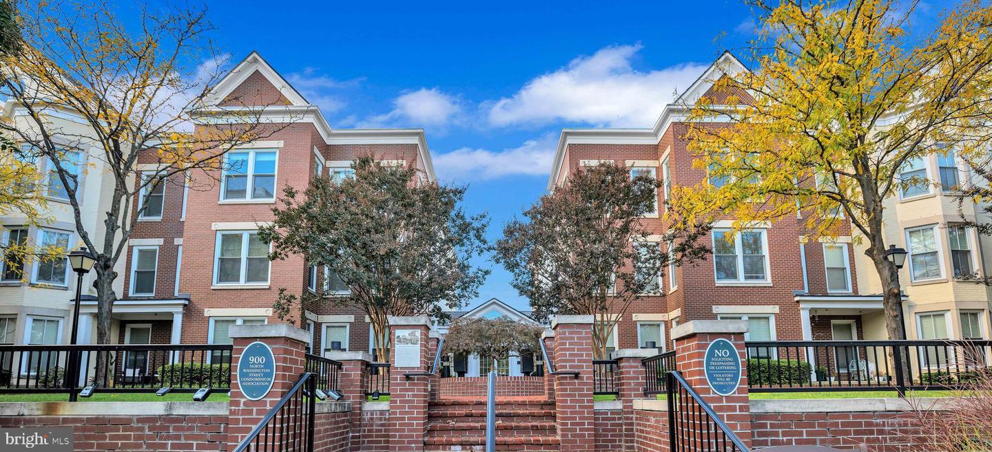 910 POWHATAN ST #104N, ALEXANDRIA, Virginia 22314, 2 Bedrooms Bedrooms, ,2 BathroomsBathrooms,Residential,For sale,910 POWHATAN ST #104N,VAAX2050752 MLS # VAAX2050752