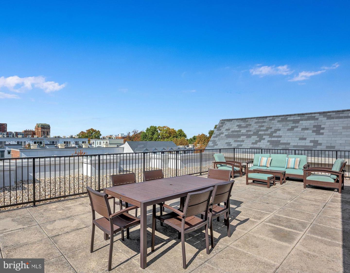 910 POWHATAN ST #104N, ALEXANDRIA, Virginia 22314, 2 Bedrooms Bedrooms, ,2 BathroomsBathrooms,Residential,For sale,910 POWHATAN ST #104N,VAAX2050752 MLS # VAAX2050752