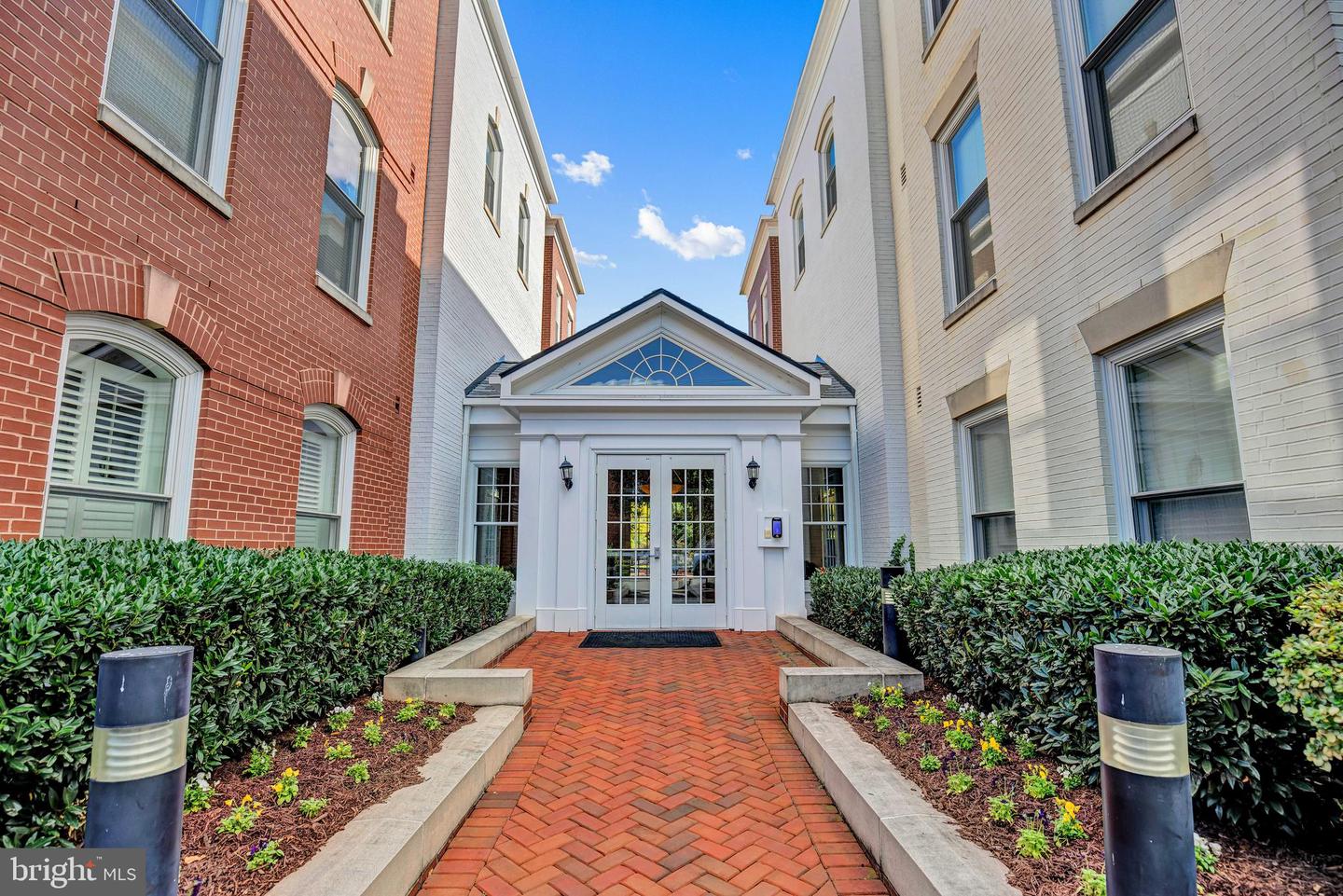 910 POWHATAN ST #104N, ALEXANDRIA, Virginia 22314, 2 Bedrooms Bedrooms, ,2 BathroomsBathrooms,Residential,For sale,910 POWHATAN ST #104N,VAAX2050752 MLS # VAAX2050752