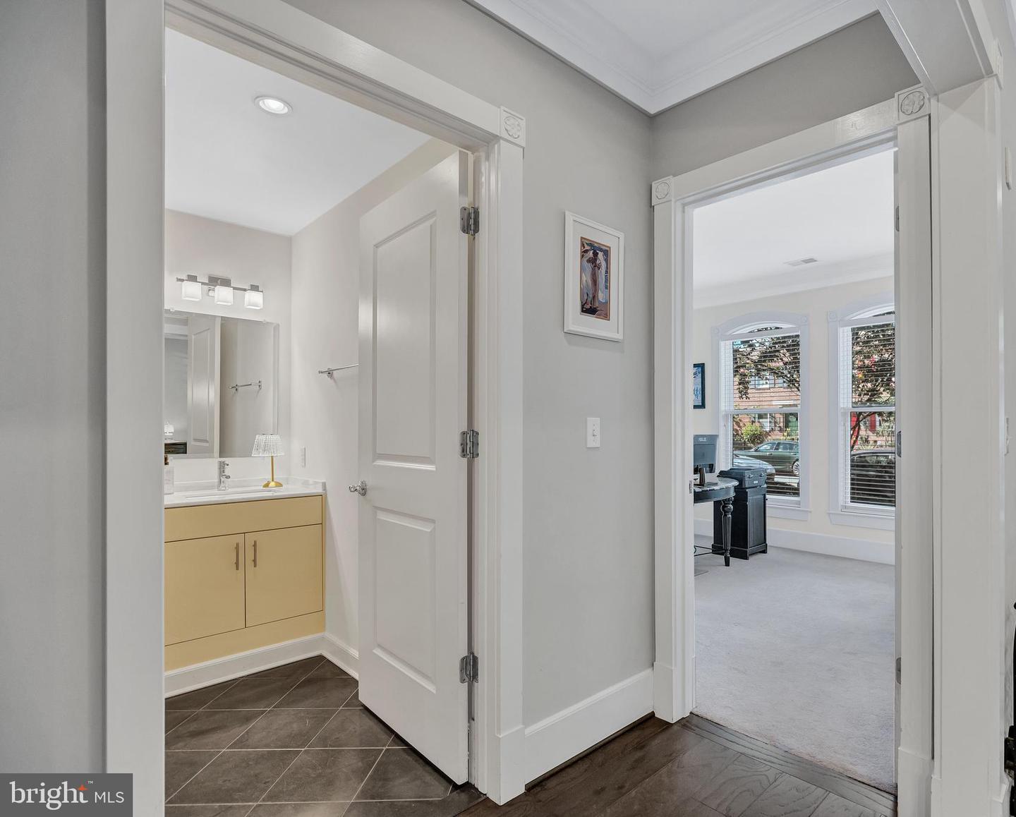 910 POWHATAN ST #104N, ALEXANDRIA, Virginia 22314, 2 Bedrooms Bedrooms, ,2 BathroomsBathrooms,Residential,For sale,910 POWHATAN ST #104N,VAAX2050752 MLS # VAAX2050752