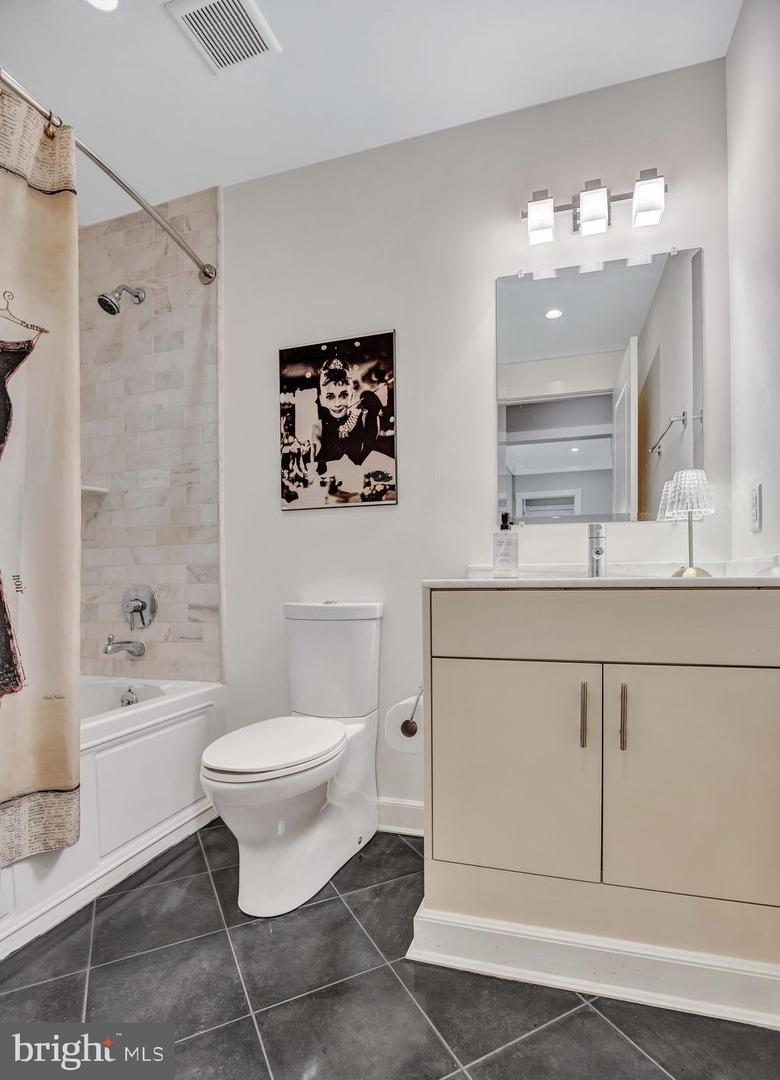 910 POWHATAN ST #104N, ALEXANDRIA, Virginia 22314, 2 Bedrooms Bedrooms, ,2 BathroomsBathrooms,Residential,For sale,910 POWHATAN ST #104N,VAAX2050752 MLS # VAAX2050752