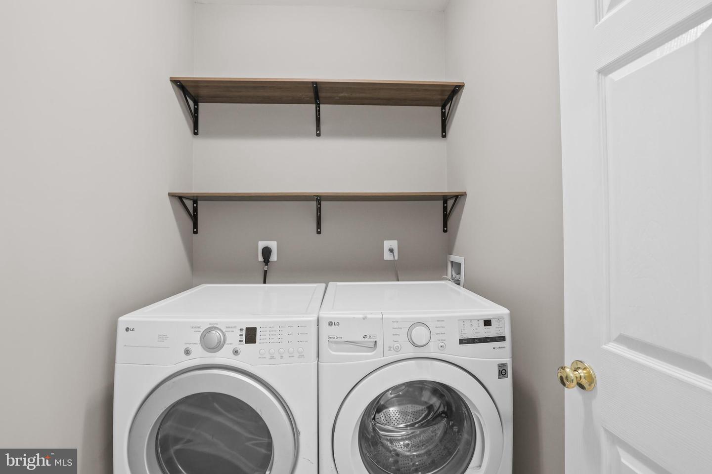 8238 SHANNONS LANDING WAY, LORTON, Virginia 22079, 3 Bedrooms Bedrooms, ,3 BathroomsBathrooms,Residential,For sale,8238 SHANNONS LANDING WAY,VAFX2274106 MLS # VAFX2274106