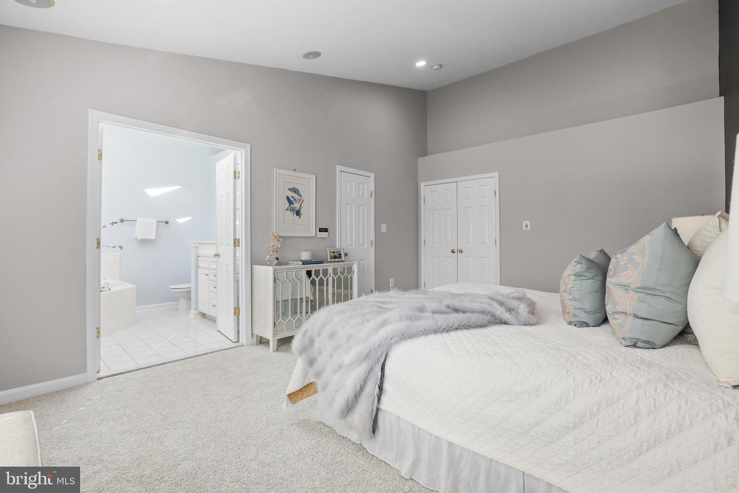 8238 SHANNONS LANDING WAY, LORTON, Virginia 22079, 3 Bedrooms Bedrooms, ,3 BathroomsBathrooms,Residential,For sale,8238 SHANNONS LANDING WAY,VAFX2274106 MLS # VAFX2274106