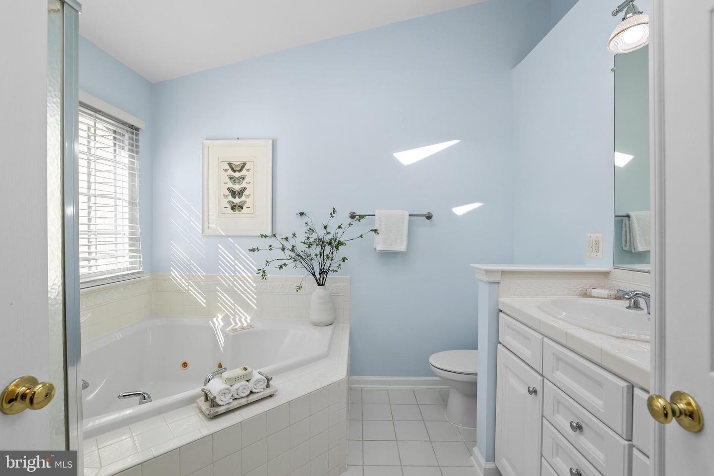 8238 SHANNONS LANDING WAY, LORTON, Virginia 22079, 3 Bedrooms Bedrooms, ,3 BathroomsBathrooms,Residential,For sale,8238 SHANNONS LANDING WAY,VAFX2274106 MLS # VAFX2274106