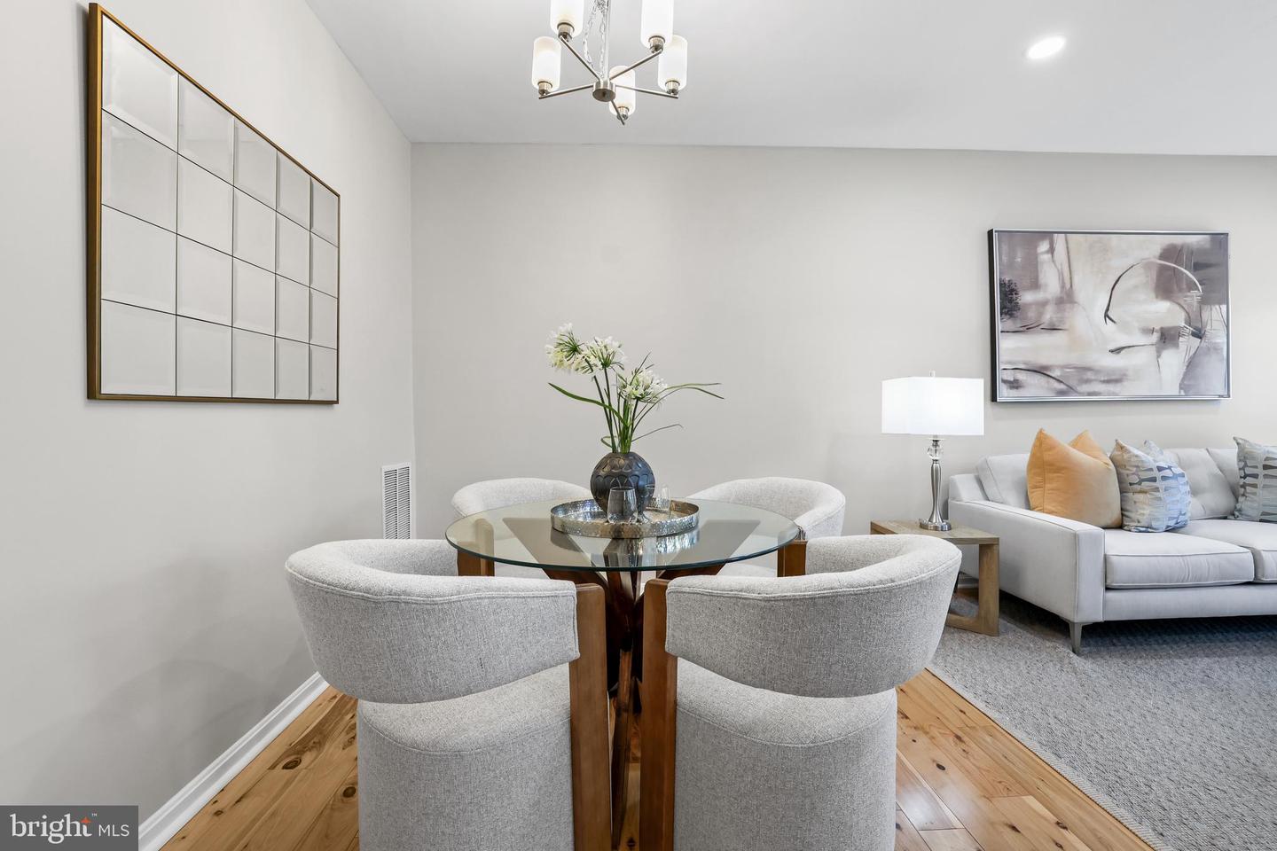 8238 SHANNONS LANDING WAY, LORTON, Virginia 22079, 3 Bedrooms Bedrooms, ,3 BathroomsBathrooms,Residential,For sale,8238 SHANNONS LANDING WAY,VAFX2274106 MLS # VAFX2274106