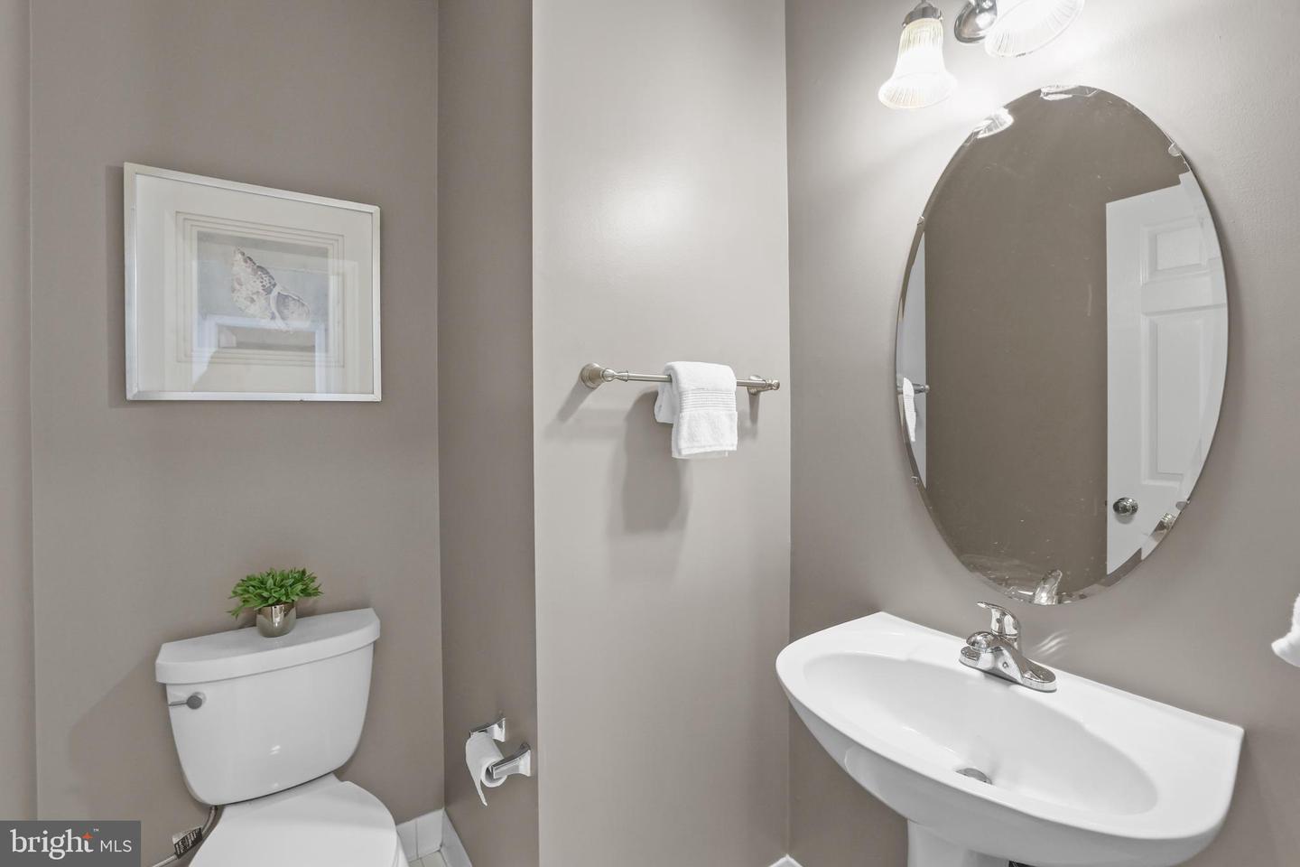 8238 SHANNONS LANDING WAY, LORTON, Virginia 22079, 3 Bedrooms Bedrooms, ,3 BathroomsBathrooms,Residential,For sale,8238 SHANNONS LANDING WAY,VAFX2274106 MLS # VAFX2274106