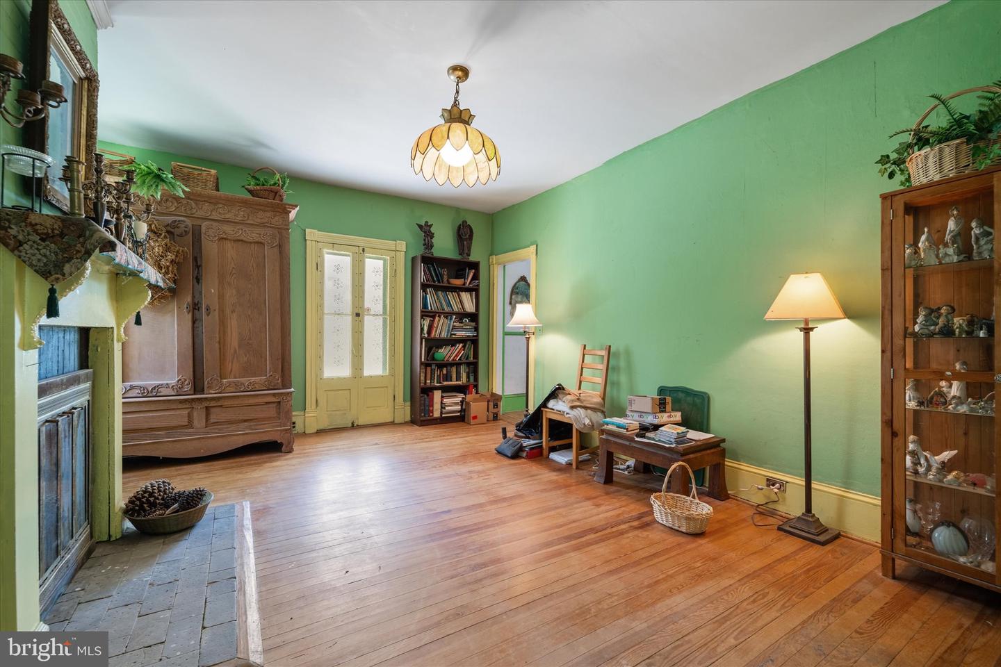 9316 LEE ST, BURKE, Virginia 22015, 3 Bedrooms Bedrooms, ,3 BathroomsBathrooms,Residential,For sale,9316 LEE ST,VAFX2274466 MLS # VAFX2274466 9316 LEE ST, BURKE, Virginia 22015, 3 Bedrooms Bedrooms, ,3 BathroomsBathrooms,Residential,For sale,9316 LEE ST,VAFX2274466 MLS # VAFX2274466