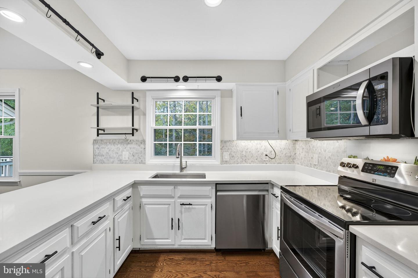 10536 KNOLLWOOD DR, MANASSAS, Virginia 20111, 4 Bedrooms Bedrooms, 7 Rooms Rooms,2 BathroomsBathrooms,Residential,For sale,10536 KNOLLWOOD DR,VAPW2105962 MLS # VAPW2105962 10536 KNOLLWOOD DR, MANASSAS, Virginia 20111, 4 Bedrooms Bedrooms, 7 Rooms Rooms,2 BathroomsBathrooms,Residential,For sale,10536 KNOLLWOOD DR,VAPW2105962 MLS # VAPW2105962