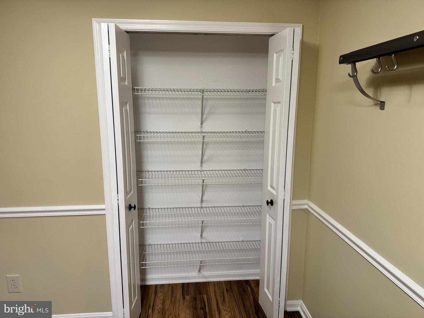 1129 HUNTMASTER TER NE #301, LEESBURG, Virginia 20176, 2 Bedrooms Bedrooms, 8 Rooms Rooms,2 BathroomsBathrooms,Residential,For sale,1129 HUNTMASTER TER NE #301,VALO2108934 MLS # VALO2108934 1129 HUNTMASTER TER NE #301, LEESBURG, Virginia 20176, 2 Bedrooms Bedrooms, 8 Rooms Rooms,2 BathroomsBathrooms,Residential,For sale,1129 HUNTMASTER TER NE #301,VALO2108934 MLS # VALO2108934