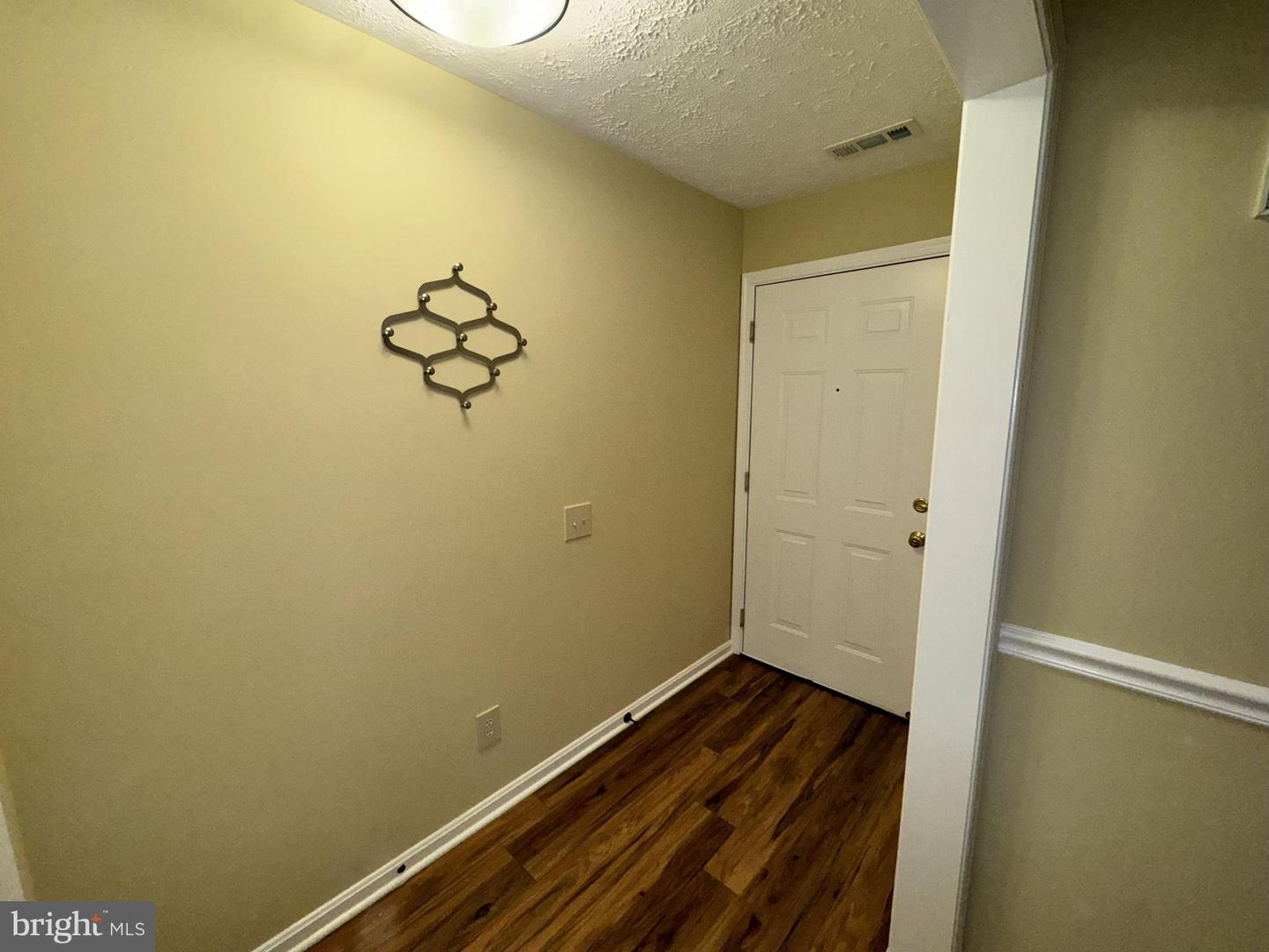 1129 HUNTMASTER TER NE #301, LEESBURG, Virginia 20176, 2 Bedrooms Bedrooms, 8 Rooms Rooms,2 BathroomsBathrooms,Residential,For sale,1129 HUNTMASTER TER NE #301,VALO2108934 MLS # VALO2108934 1129 HUNTMASTER TER NE #301, LEESBURG, Virginia 20176, 2 Bedrooms Bedrooms, 8 Rooms Rooms,2 BathroomsBathrooms,Residential,For sale,1129 HUNTMASTER TER NE #301,VALO2108934 MLS # VALO2108934