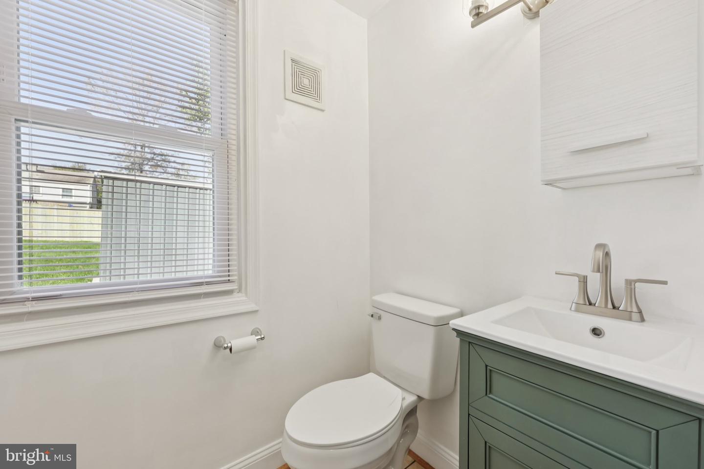 5824 FIFER DR, ALEXANDRIA, Virginia 22303, 3 Bedrooms Bedrooms, ,2 BathroomsBathrooms,Residential,For sale,5824 FIFER DR,VAFX2274604 MLS # VAFX2274604 5824 FIFER DR, ALEXANDRIA, Virginia 22303, 3 Bedrooms Bedrooms, ,2 BathroomsBathrooms,Residential,For sale,5824 FIFER DR,VAFX2274604 MLS # VAFX2274604