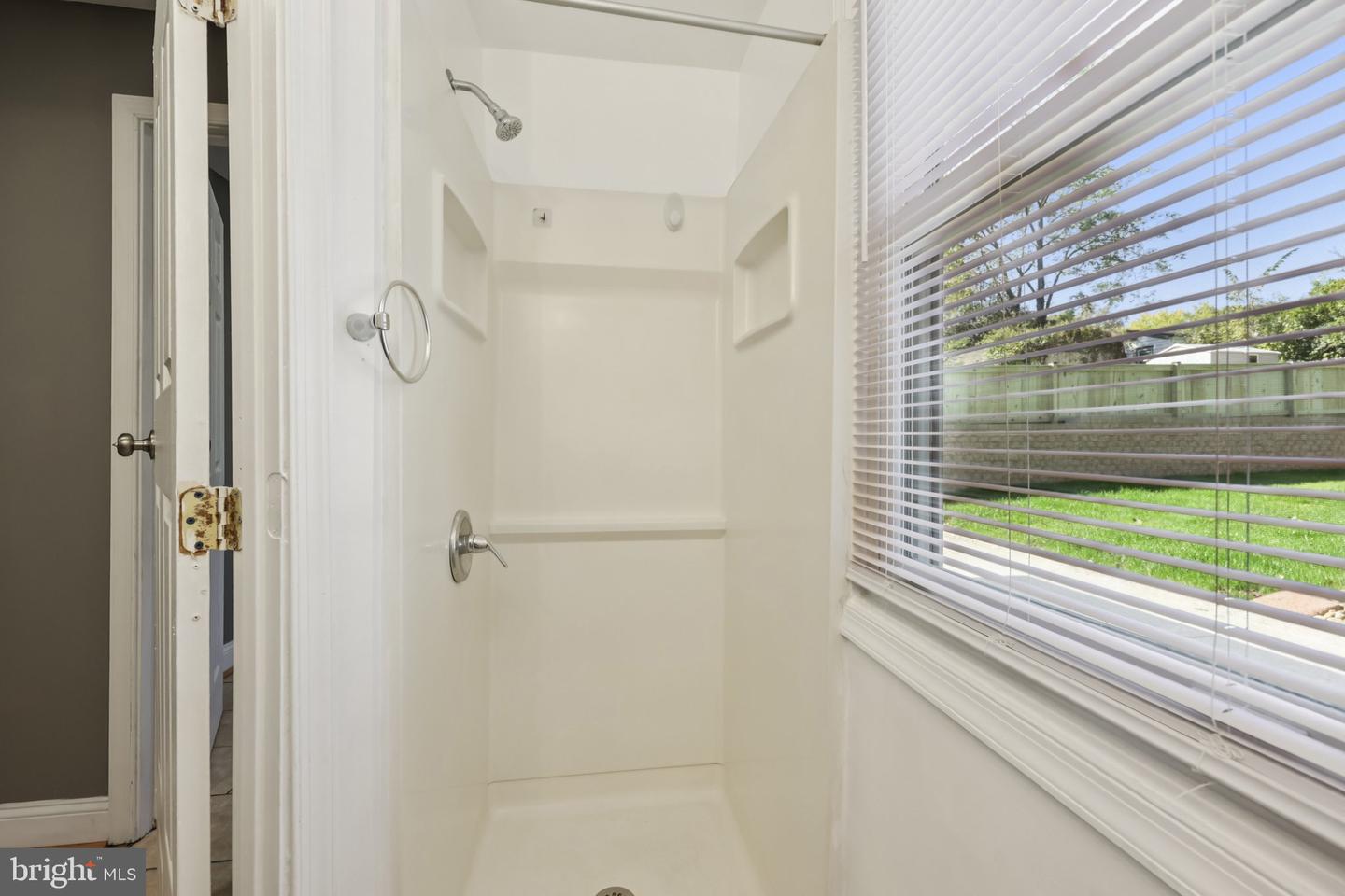 5824 FIFER DR, ALEXANDRIA, Virginia 22303, 3 Bedrooms Bedrooms, ,2 BathroomsBathrooms,Residential,For sale,5824 FIFER DR,VAFX2274604 MLS # VAFX2274604 5824 FIFER DR, ALEXANDRIA, Virginia 22303, 3 Bedrooms Bedrooms, ,2 BathroomsBathrooms,Residential,For sale,5824 FIFER DR,VAFX2274604 MLS # VAFX2274604