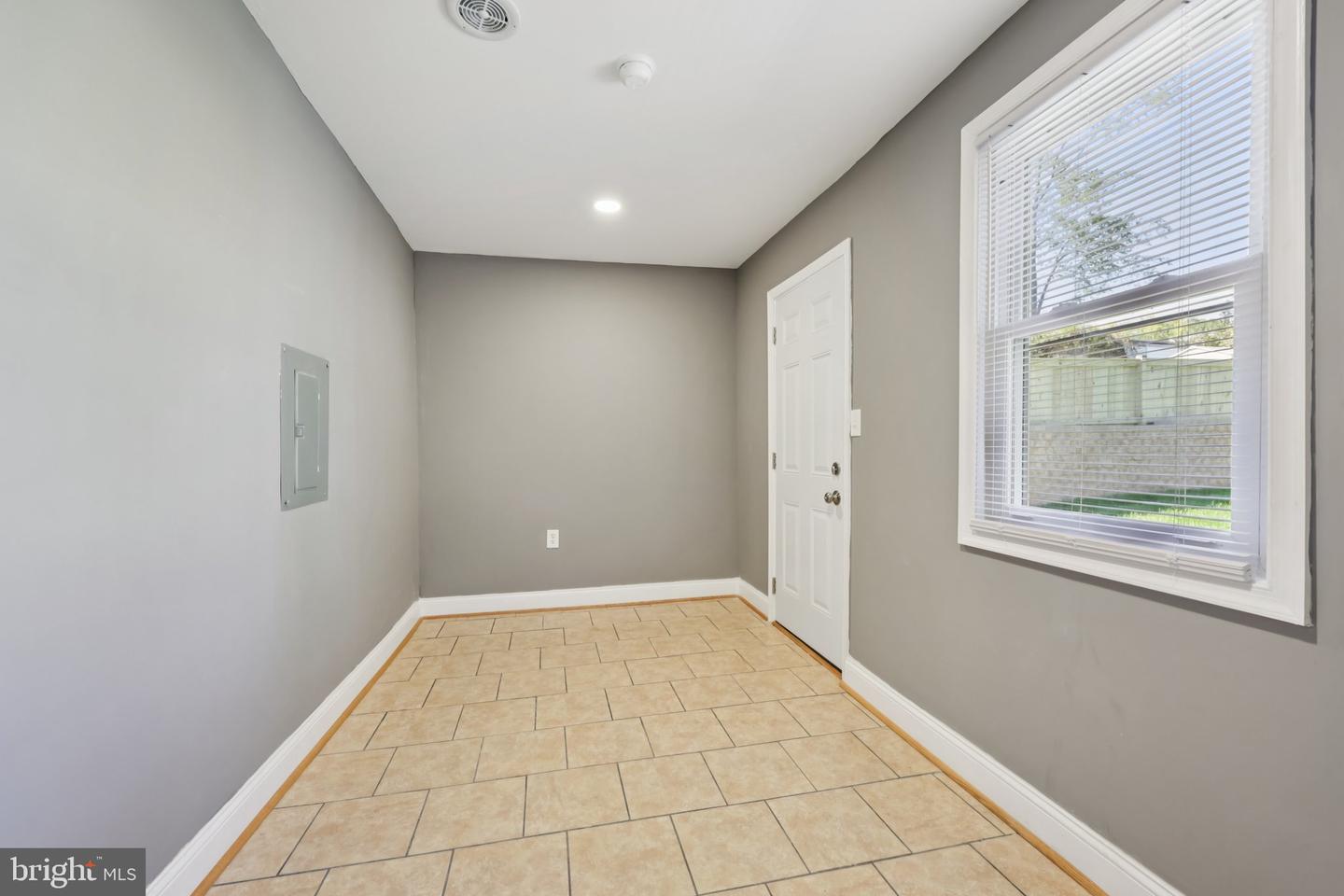 5824 FIFER DR, ALEXANDRIA, Virginia 22303, 3 Bedrooms Bedrooms, ,2 BathroomsBathrooms,Residential,For sale,5824 FIFER DR,VAFX2274604 MLS # VAFX2274604 5824 FIFER DR, ALEXANDRIA, Virginia 22303, 3 Bedrooms Bedrooms, ,2 BathroomsBathrooms,Residential,For sale,5824 FIFER DR,VAFX2274604 MLS # VAFX2274604