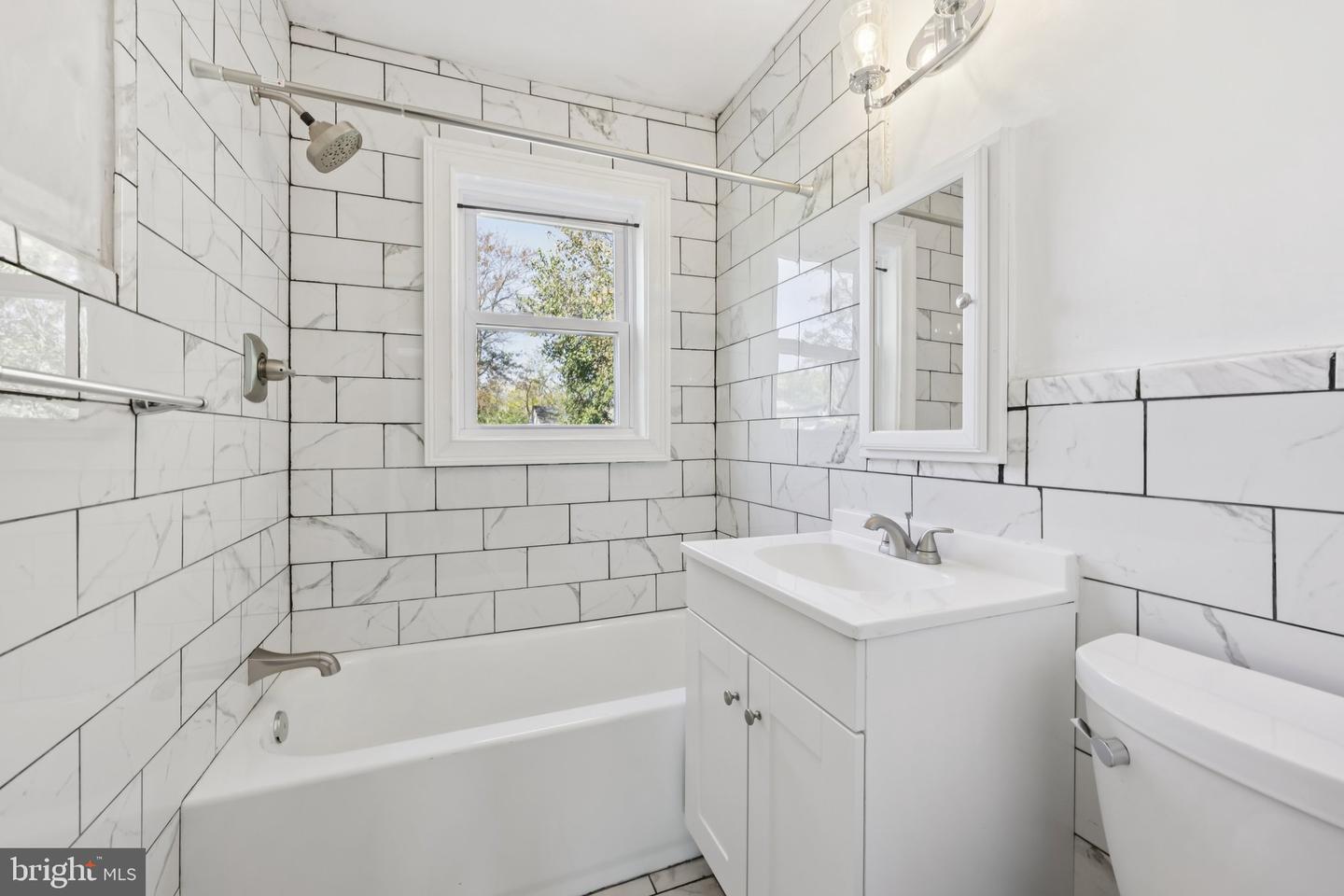 5824 FIFER DR, ALEXANDRIA, Virginia 22303, 3 Bedrooms Bedrooms, ,2 BathroomsBathrooms,Residential,For sale,5824 FIFER DR,VAFX2274604 MLS # VAFX2274604