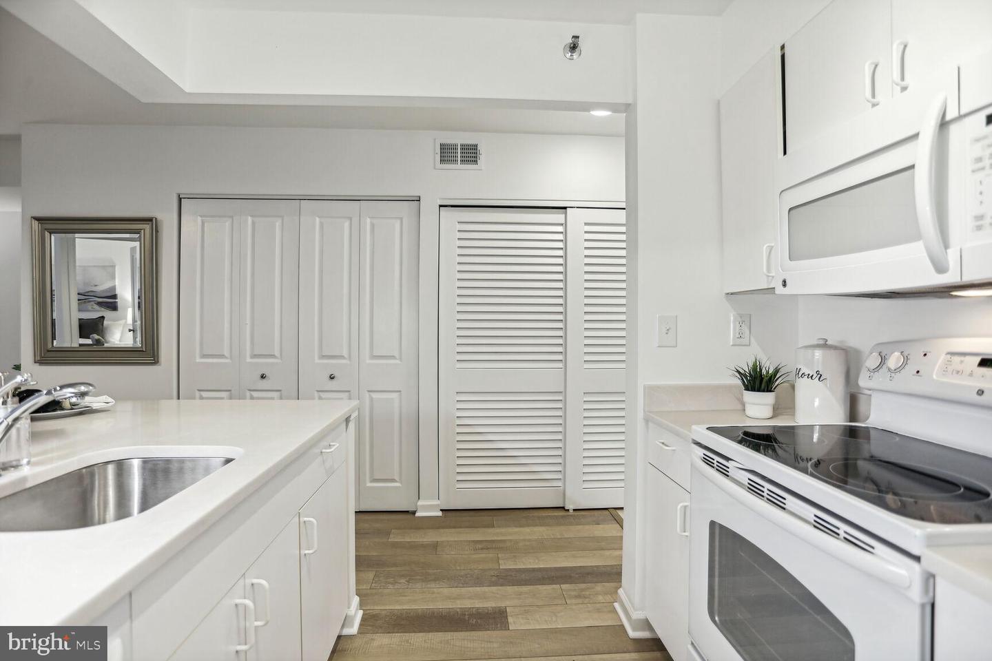 601 PENNSYLVANIA AVE NW #209, WASHINGTON, District Of Columbia 20004, 1 Bedroom Bedrooms, ,1 BathroomBathrooms,Residential,For sale,601 PENNSYLVANIA AVE NW #209,DCDC2227320 MLS # DCDC2227320 601 PENNSYLVANIA AVE NW #209, WASHINGTON, District Of Columbia 20004, 1 Bedroom Bedrooms, ,1 BathroomBathrooms,Residential,For sale,601 PENNSYLVANIA AVE NW #209,DCDC2227320 MLS # DCDC2227320