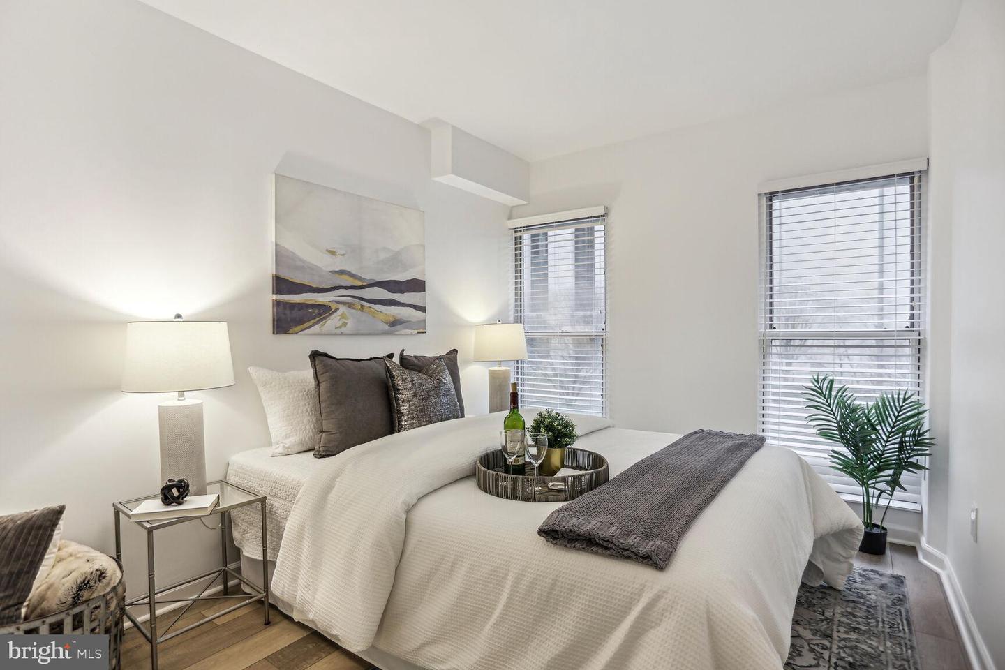 601 PENNSYLVANIA AVE NW #209, WASHINGTON, District Of Columbia 20004, 1 Bedroom Bedrooms, ,1 BathroomBathrooms,Residential,For sale,601 PENNSYLVANIA AVE NW #209,DCDC2227320 MLS # DCDC2227320 601 PENNSYLVANIA AVE NW #209, WASHINGTON, District Of Columbia 20004, 1 Bedroom Bedrooms, ,1 BathroomBathrooms,Residential,For sale,601 PENNSYLVANIA AVE NW #209,DCDC2227320 MLS # DCDC2227320