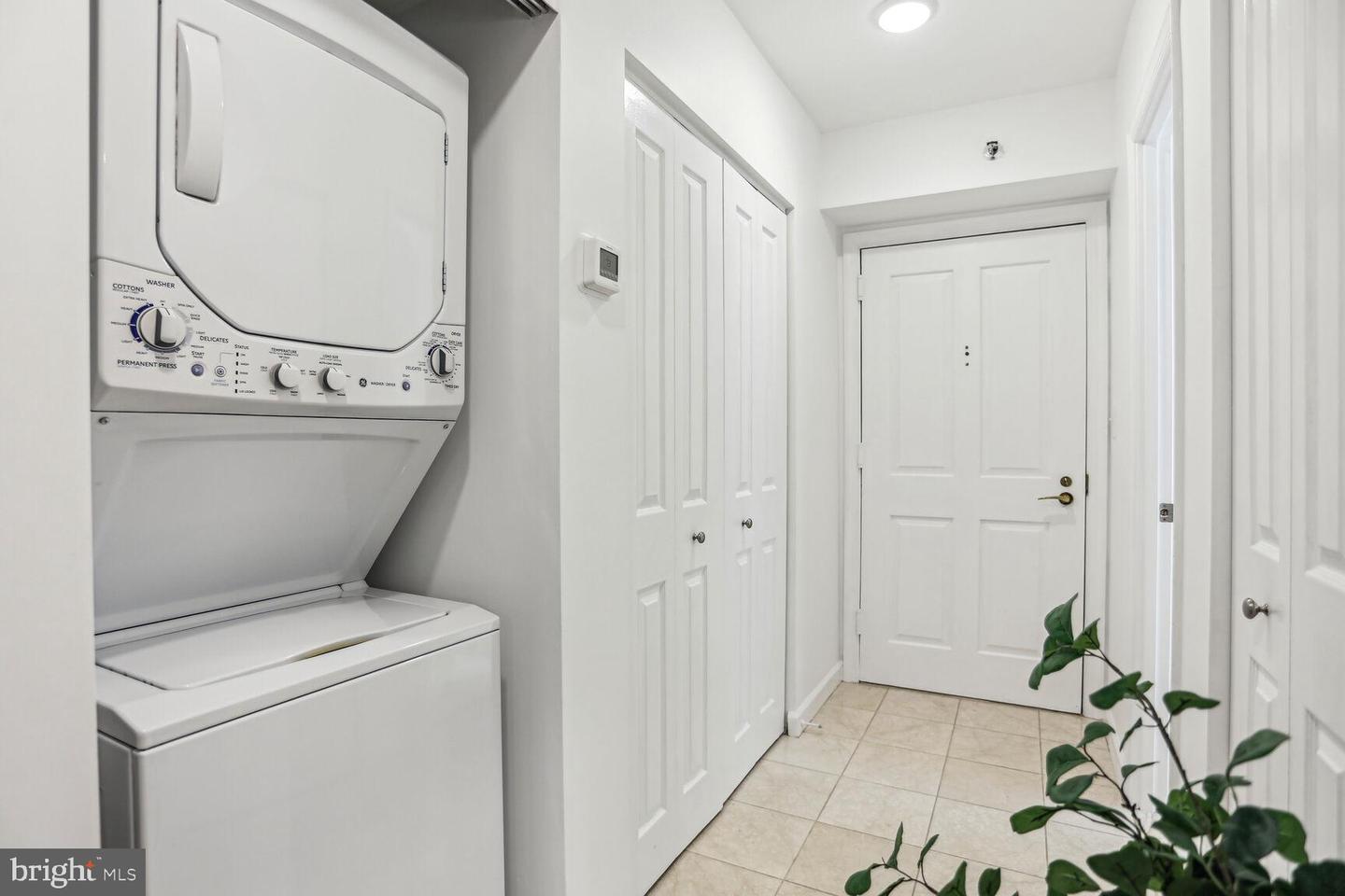 601 PENNSYLVANIA AVE NW #209, WASHINGTON, District Of Columbia 20004, 1 Bedroom Bedrooms, ,1 BathroomBathrooms,Residential,For sale,601 PENNSYLVANIA AVE NW #209,DCDC2227320 MLS # DCDC2227320 601 PENNSYLVANIA AVE NW #209, WASHINGTON, District Of Columbia 20004, 1 Bedroom Bedrooms, ,1 BathroomBathrooms,Residential,For sale,601 PENNSYLVANIA AVE NW #209,DCDC2227320 MLS # DCDC2227320