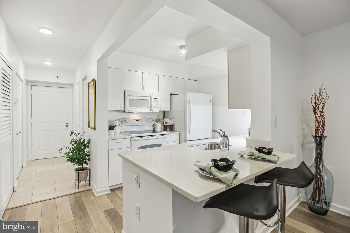 601 PENNSYLVANIA AVE NW #209, WASHINGTON, District Of Columbia 20004, 1 Bedroom Bedrooms, ,1 BathroomBathrooms,Residential,For sale,601 PENNSYLVANIA AVE NW #209,DCDC2227320 MLS # DCDC2227320 601 PENNSYLVANIA AVE NW #209, WASHINGTON, District Of Columbia 20004, 1 Bedroom Bedrooms, ,1 BathroomBathrooms,Residential,For sale,601 PENNSYLVANIA AVE NW #209,DCDC2227320 MLS # DCDC2227320