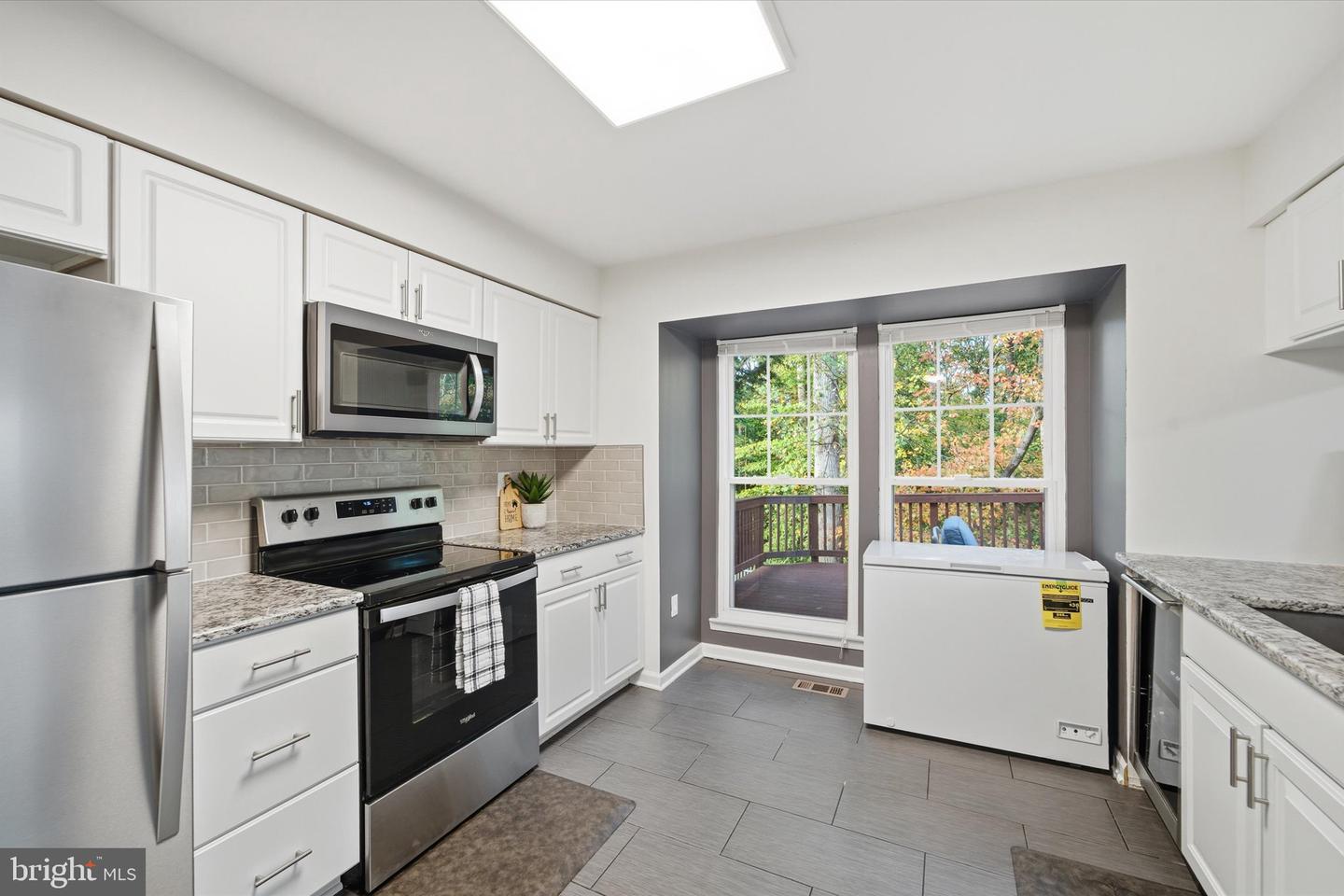 3098 FENNEGAN CT, WOODBRIDGE, Virginia 22192, 3 Bedrooms Bedrooms, ,2 BathroomsBathrooms,Residential,For sale,3098 FENNEGAN CT,VAPW2106106 MLS # VAPW2106106